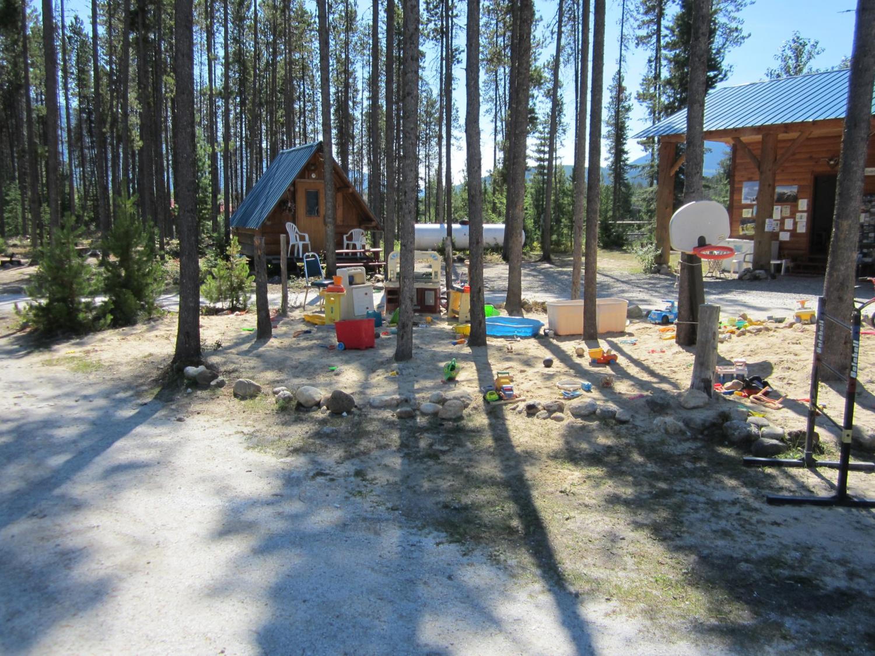 Blue River Campgrounds & Cabin-public washroom