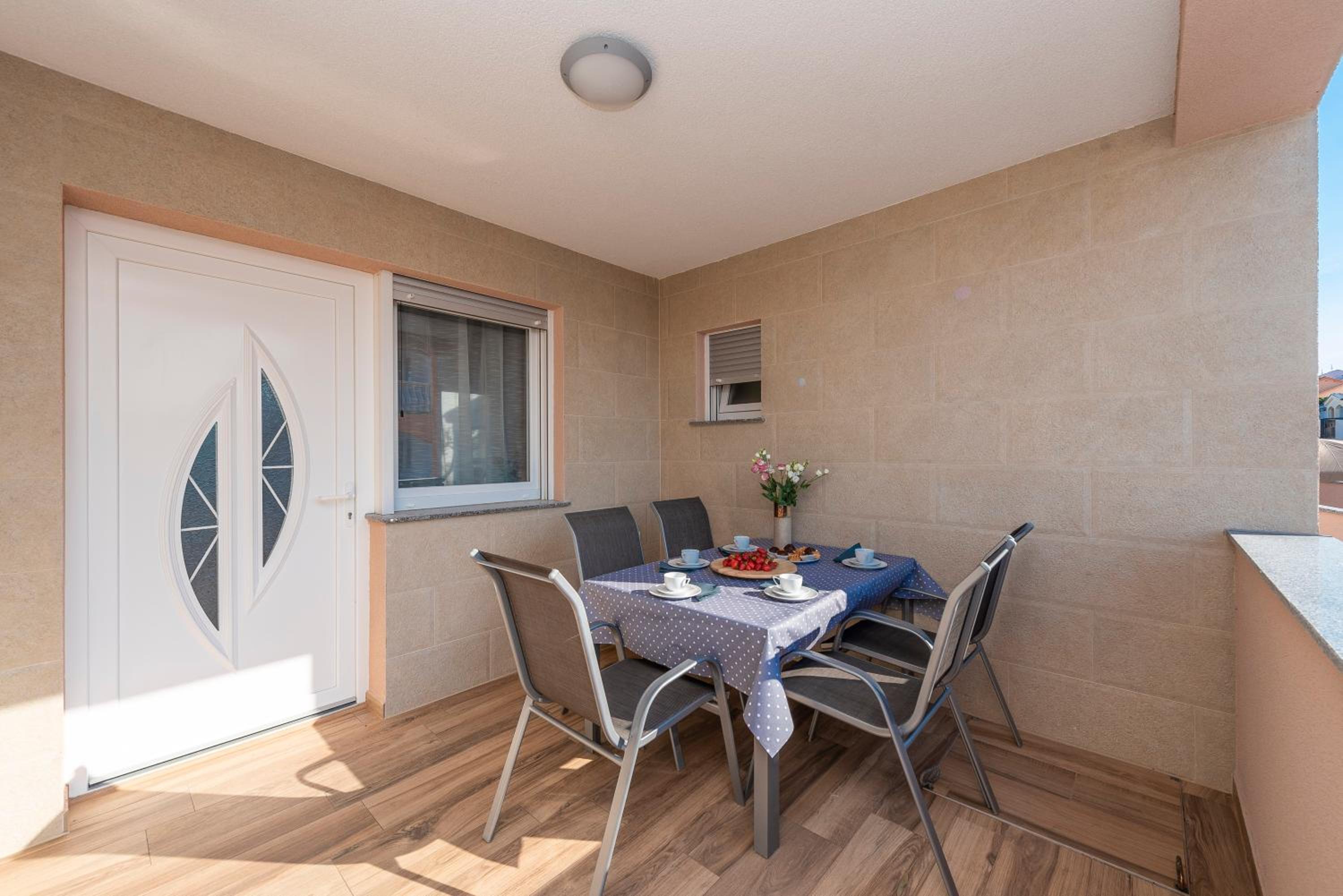 LUXURY APARTMENTS - LA VIR 3 & 4 view 4