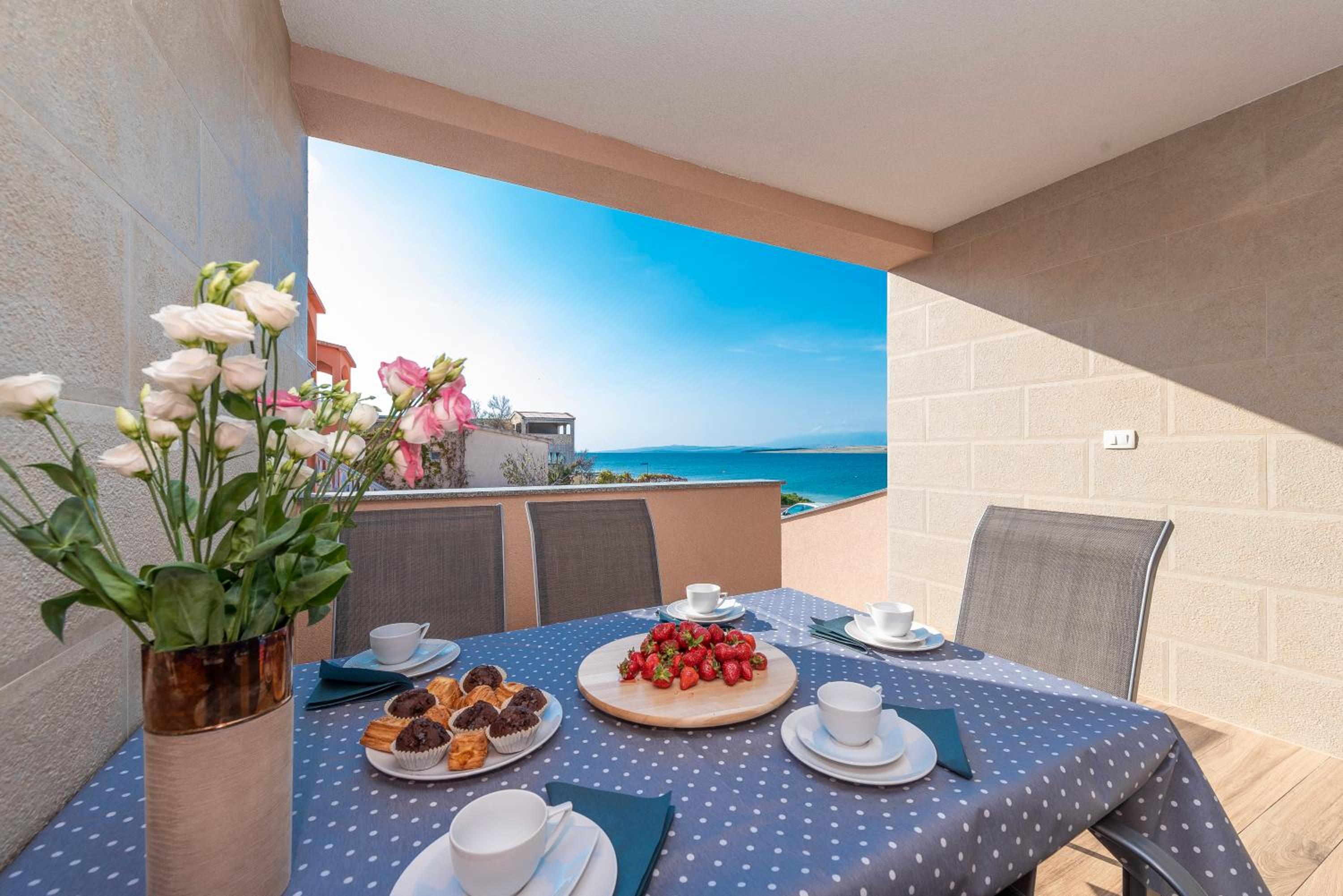 LUXURY APARTMENTS - LA VIR 3 & 4 view 3