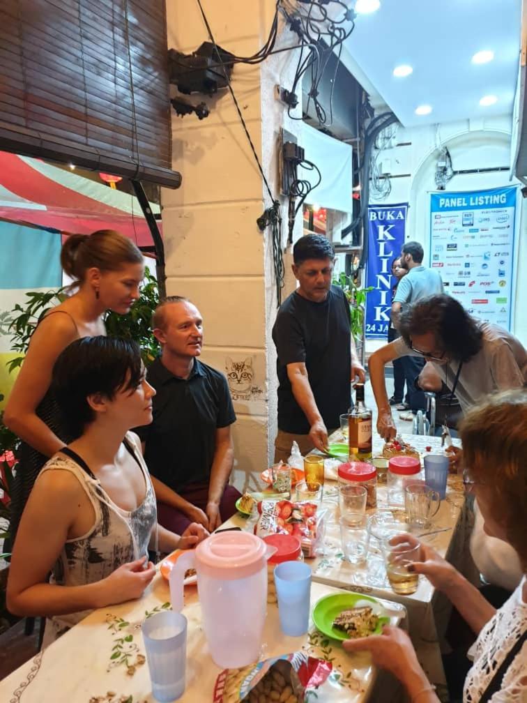 Cocoa Mews Cafe and Homestay