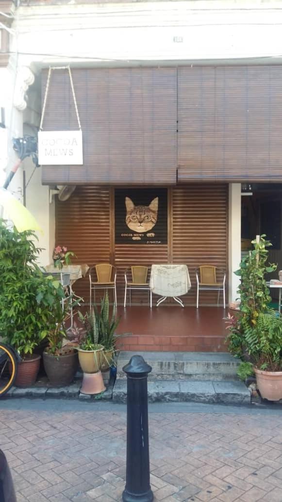 Cocoa Mews Cafe and Homestay