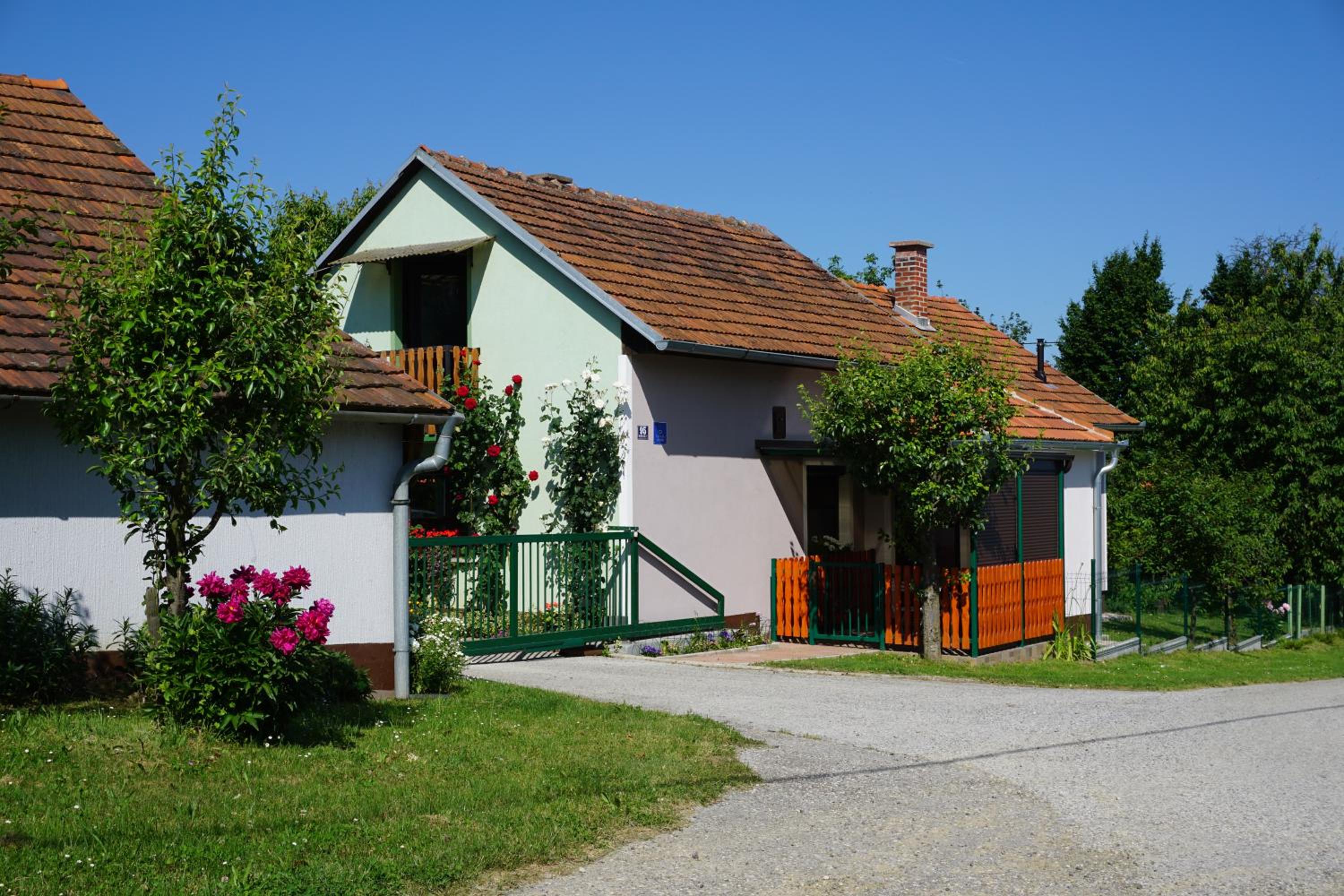 Hotel Holiday Home Mađerka - Image 1