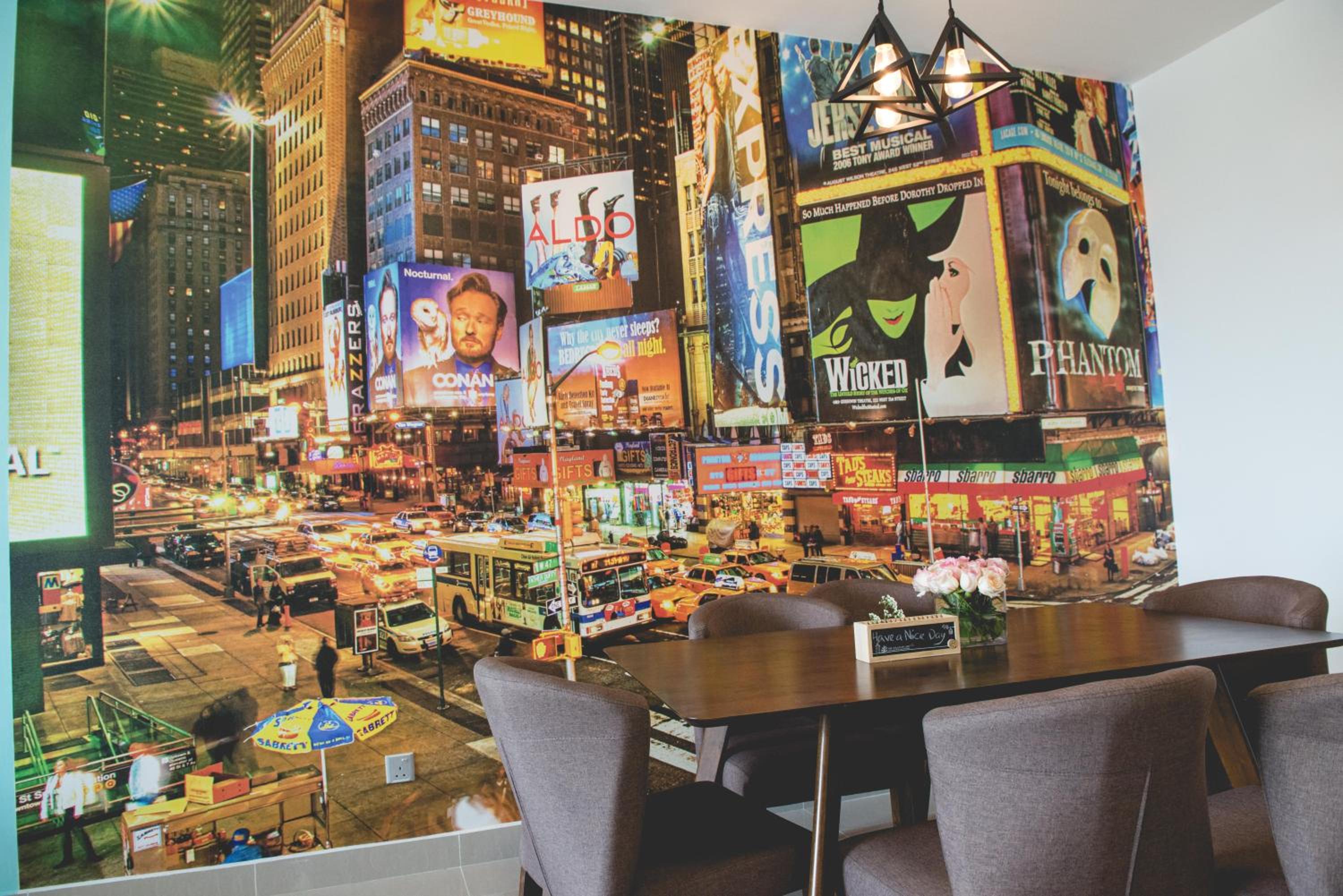 Amerin Mall & Suites