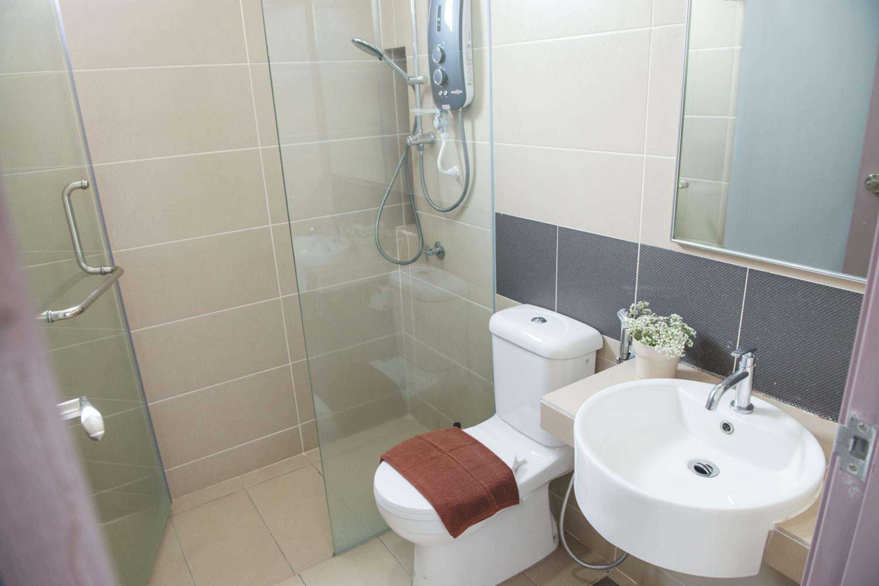 Amerin Mall & Suites