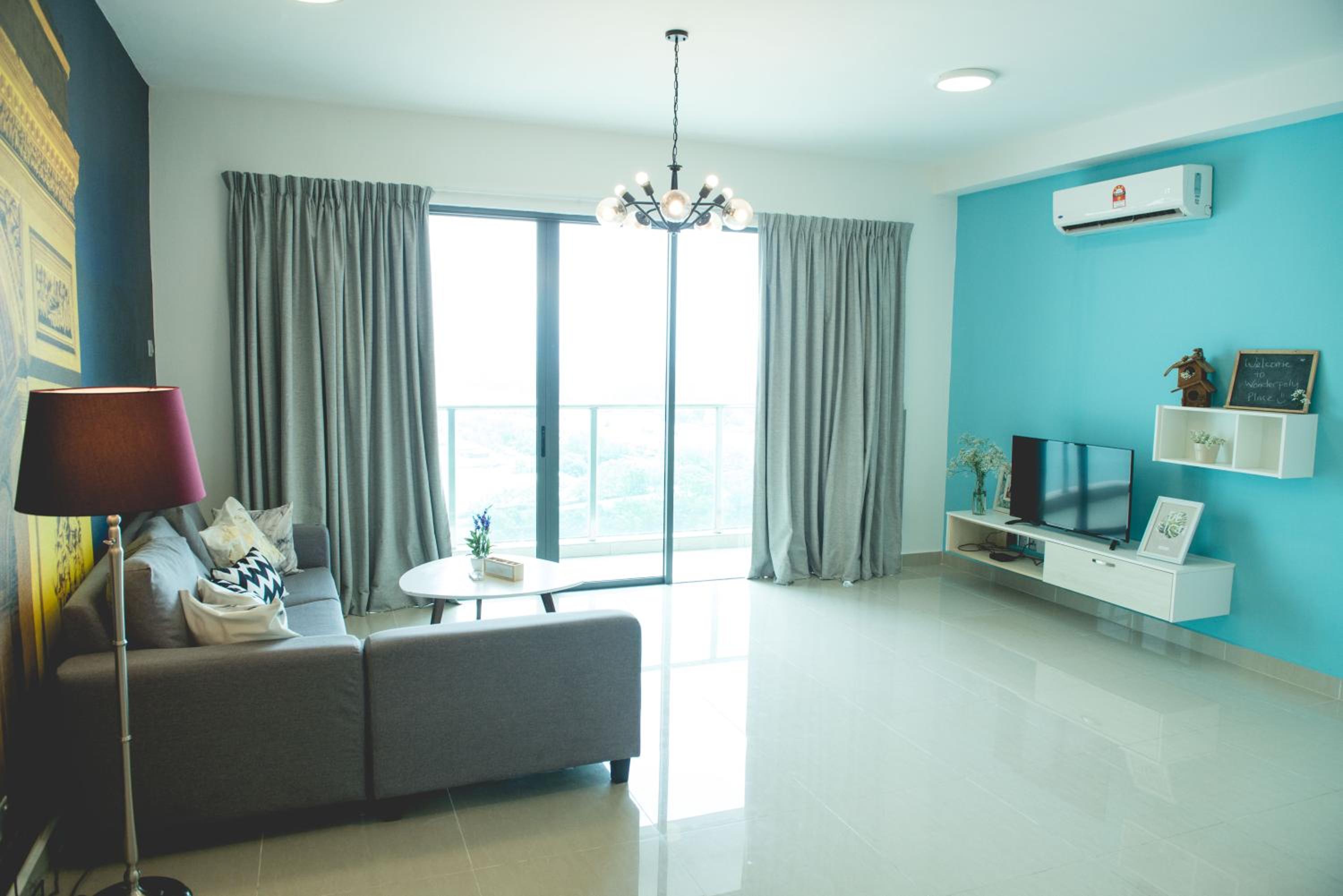 Amerin Mall & Suites