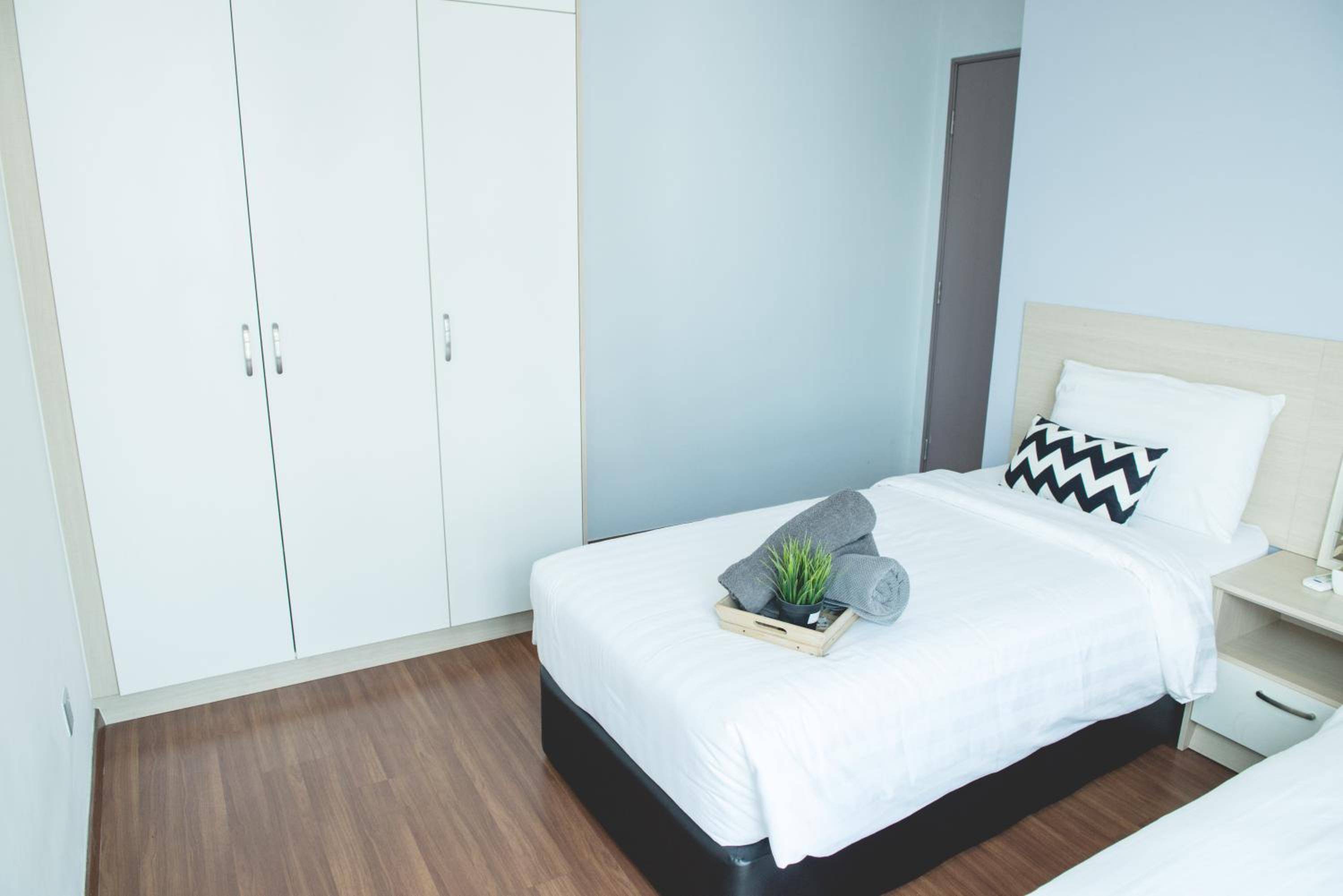 Amerin Mall & Suites