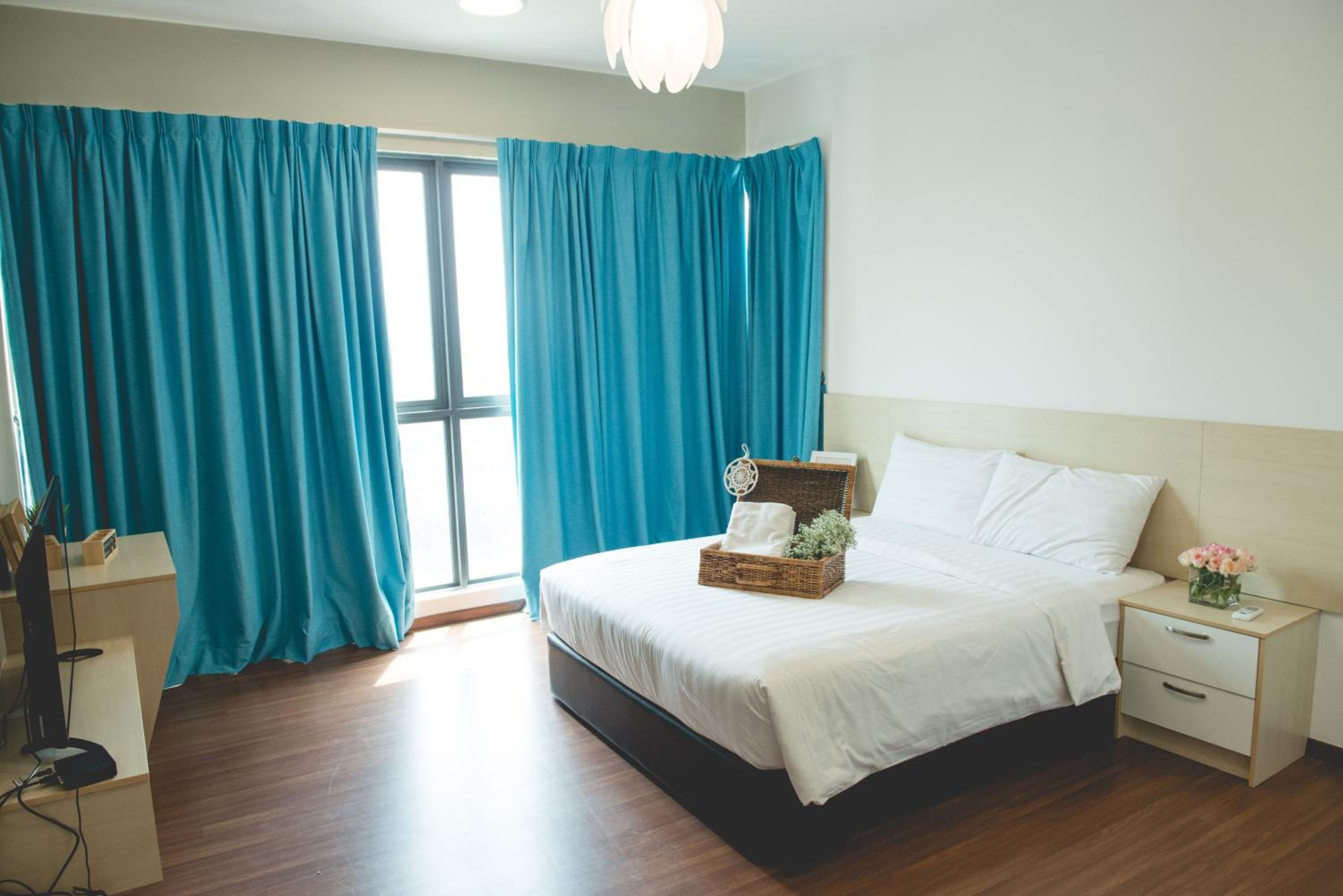 Amerin Mall & Suites