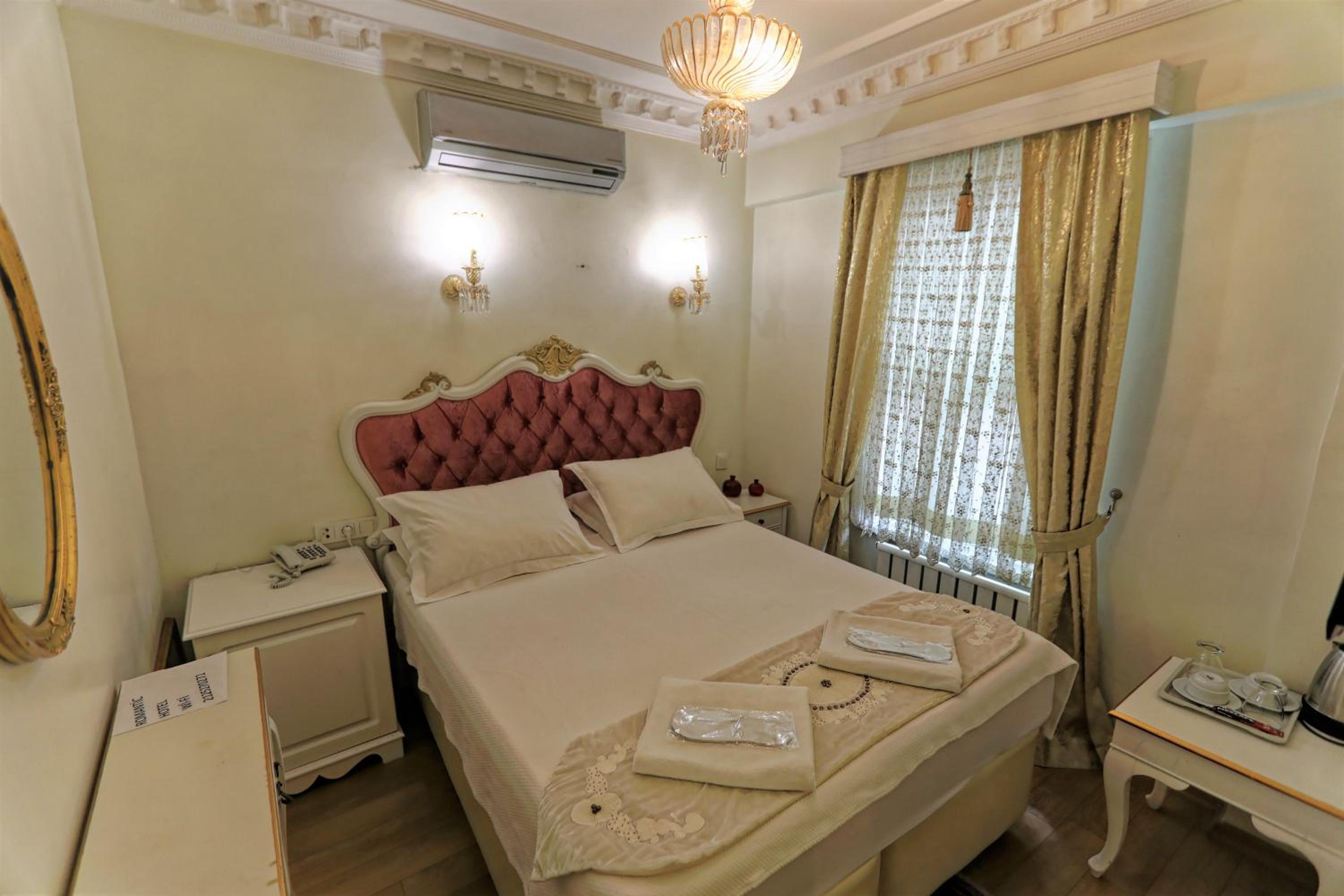 Romantic Mansion - Image 12