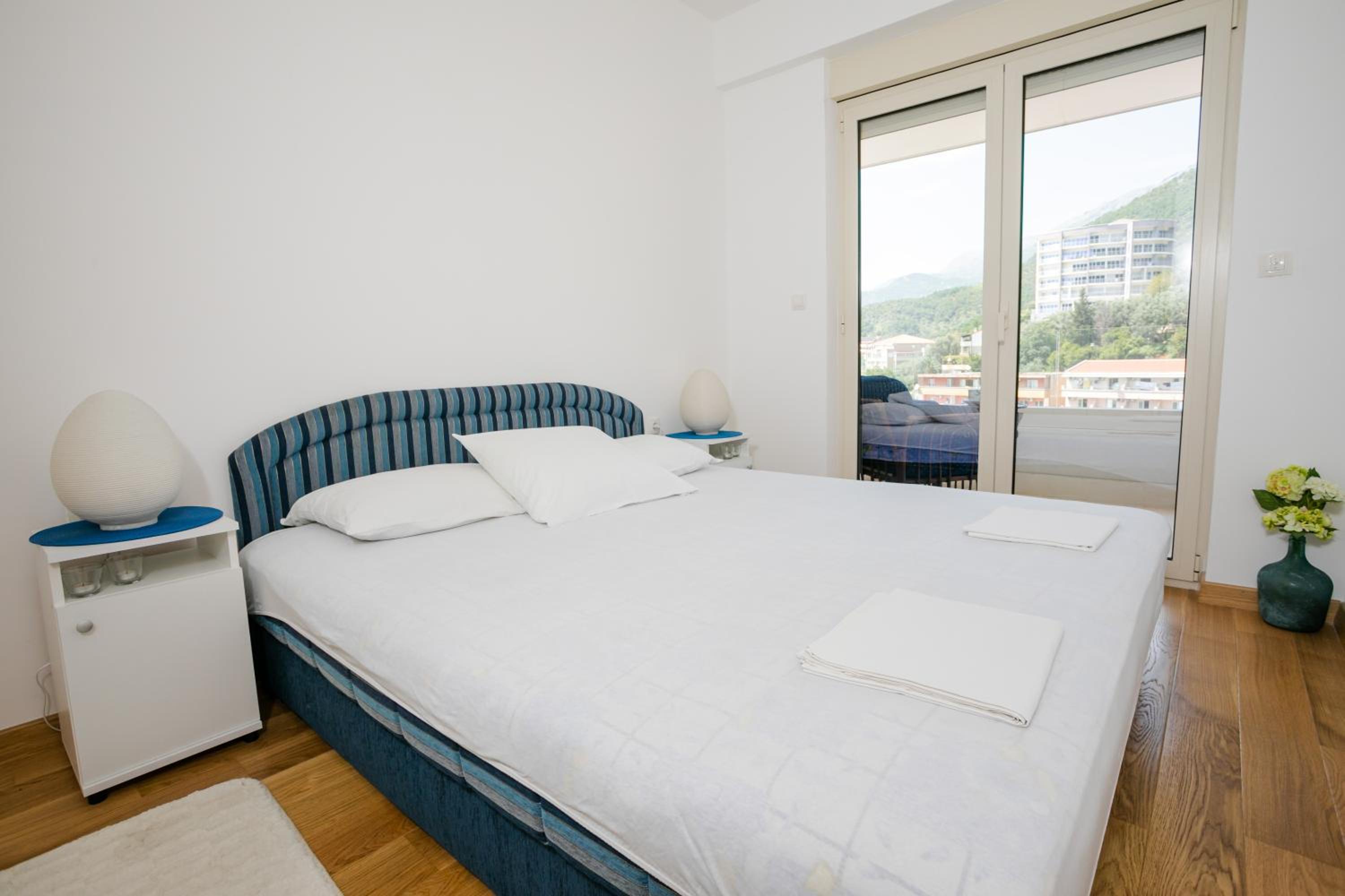 Apartment with sea view view 5