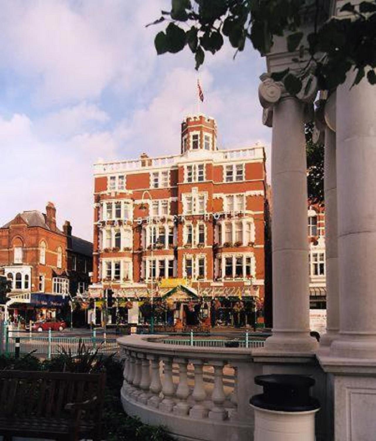 Southport Vacations - Scarisbrick Hotel - Property Image 2