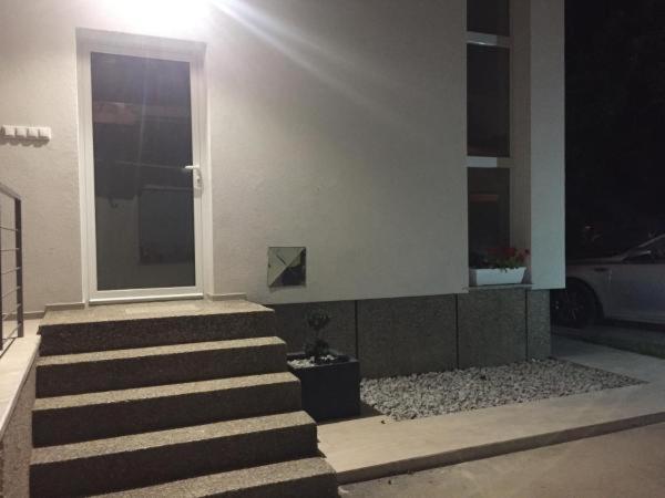 Hotel Apartman studio SONAS 3 with free private parking - Image 1