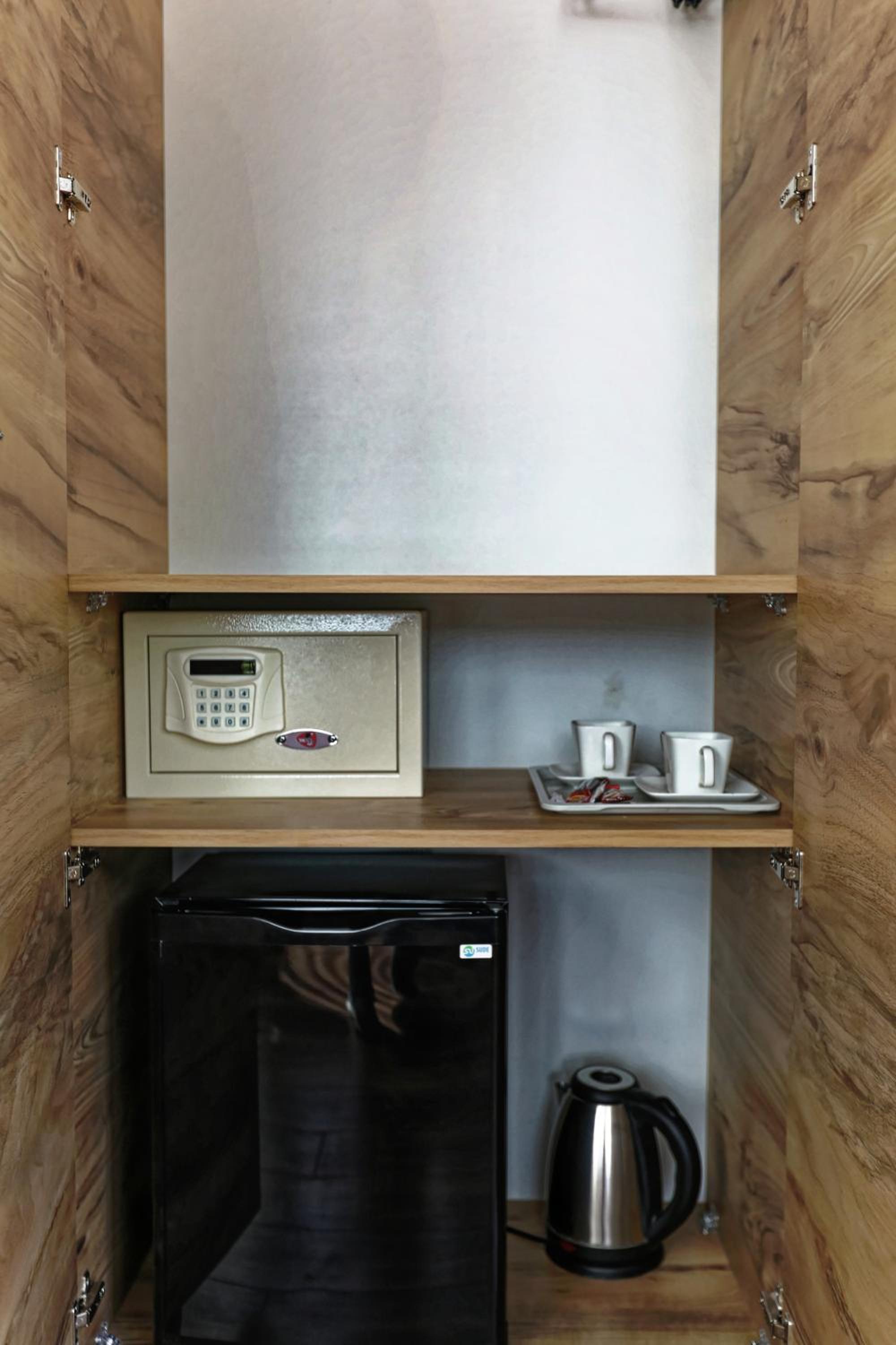 Romantic Mansion - Image 8