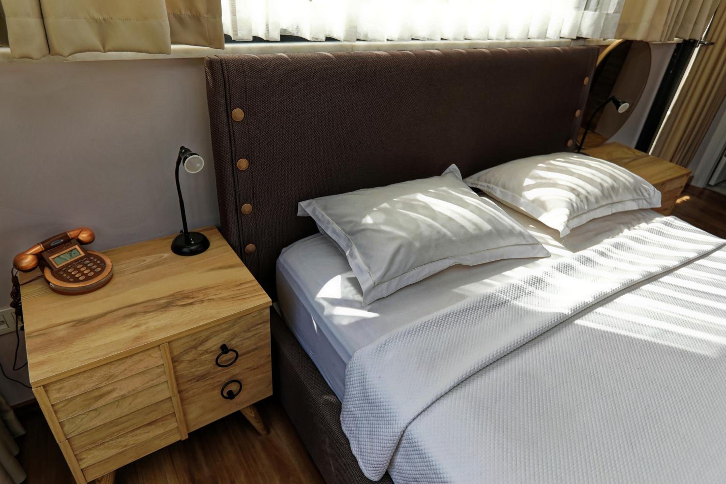 Romantic Mansion - Image 7