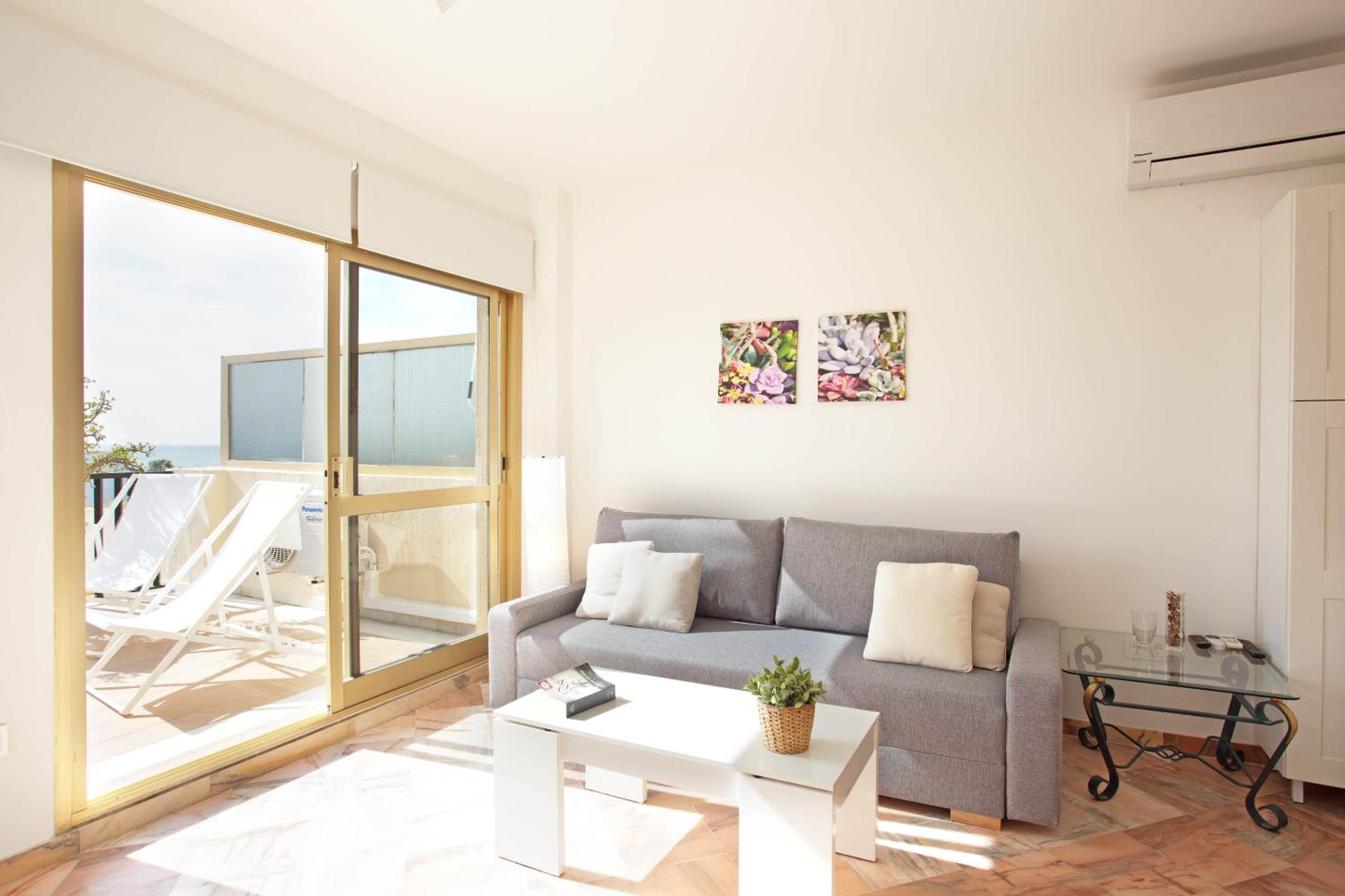 Varios apartamentos Romana Playa Elviria view 3