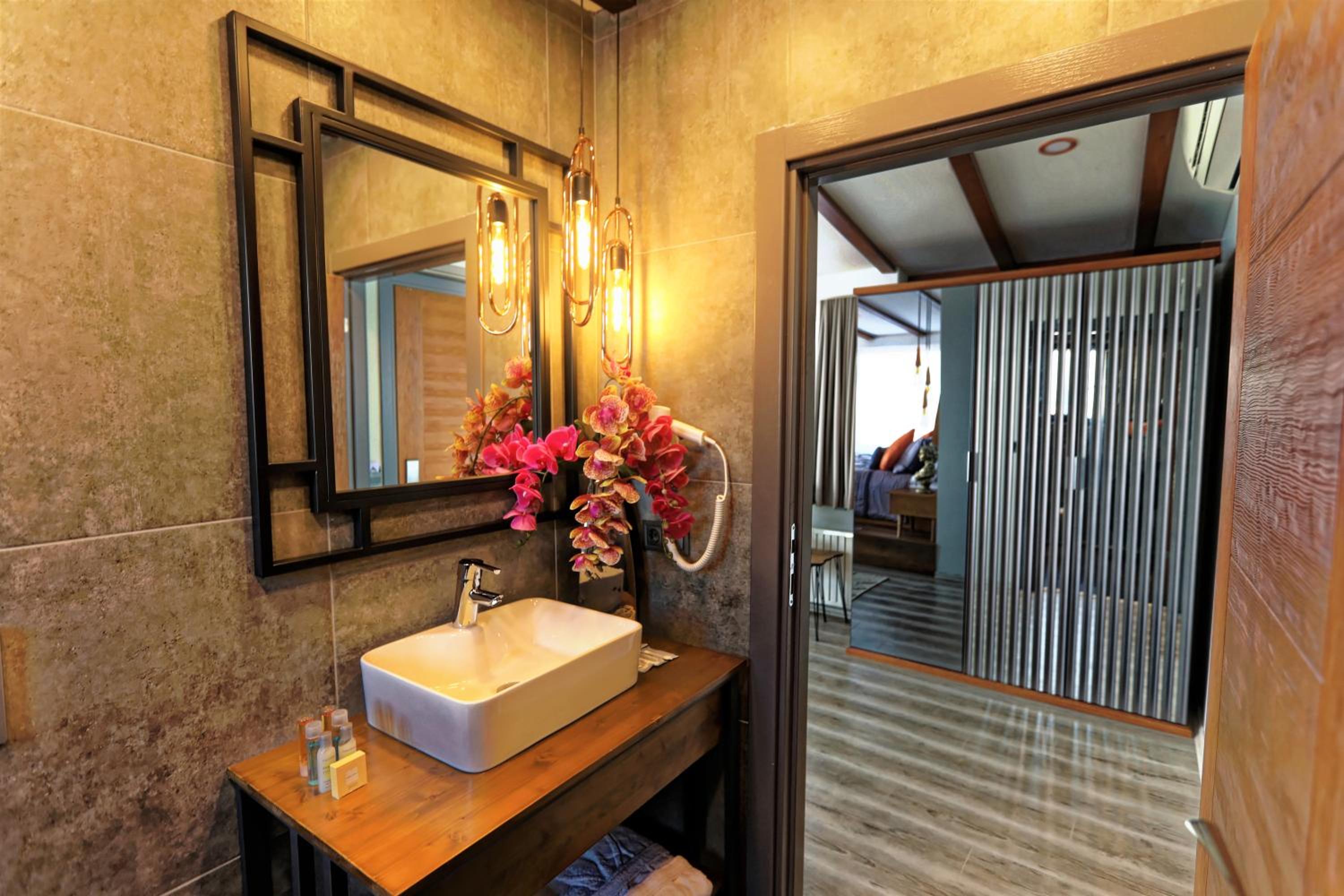 Romantic Hotel Istanbul - Image 67