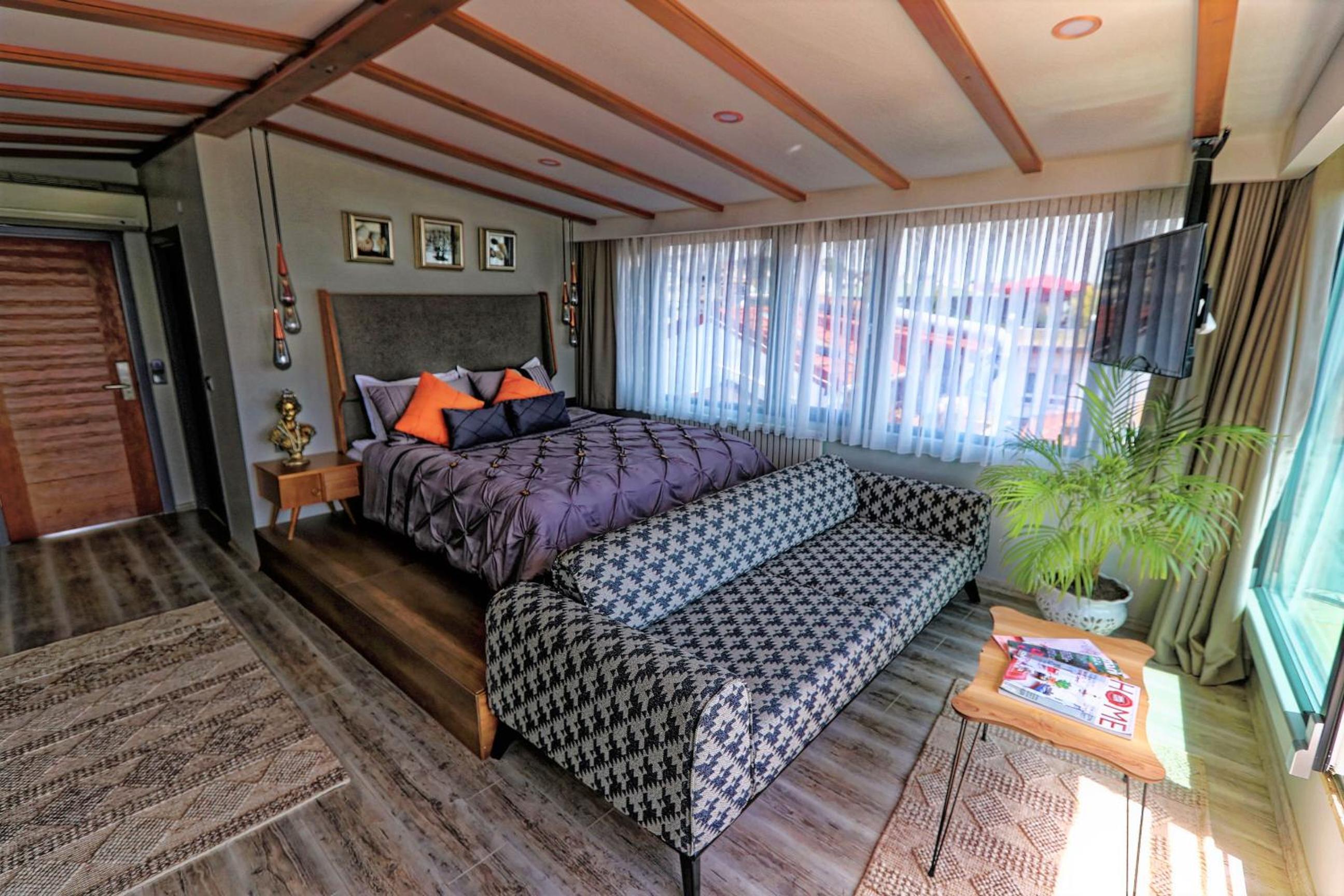 Romantic Hotel Istanbul - Image 16