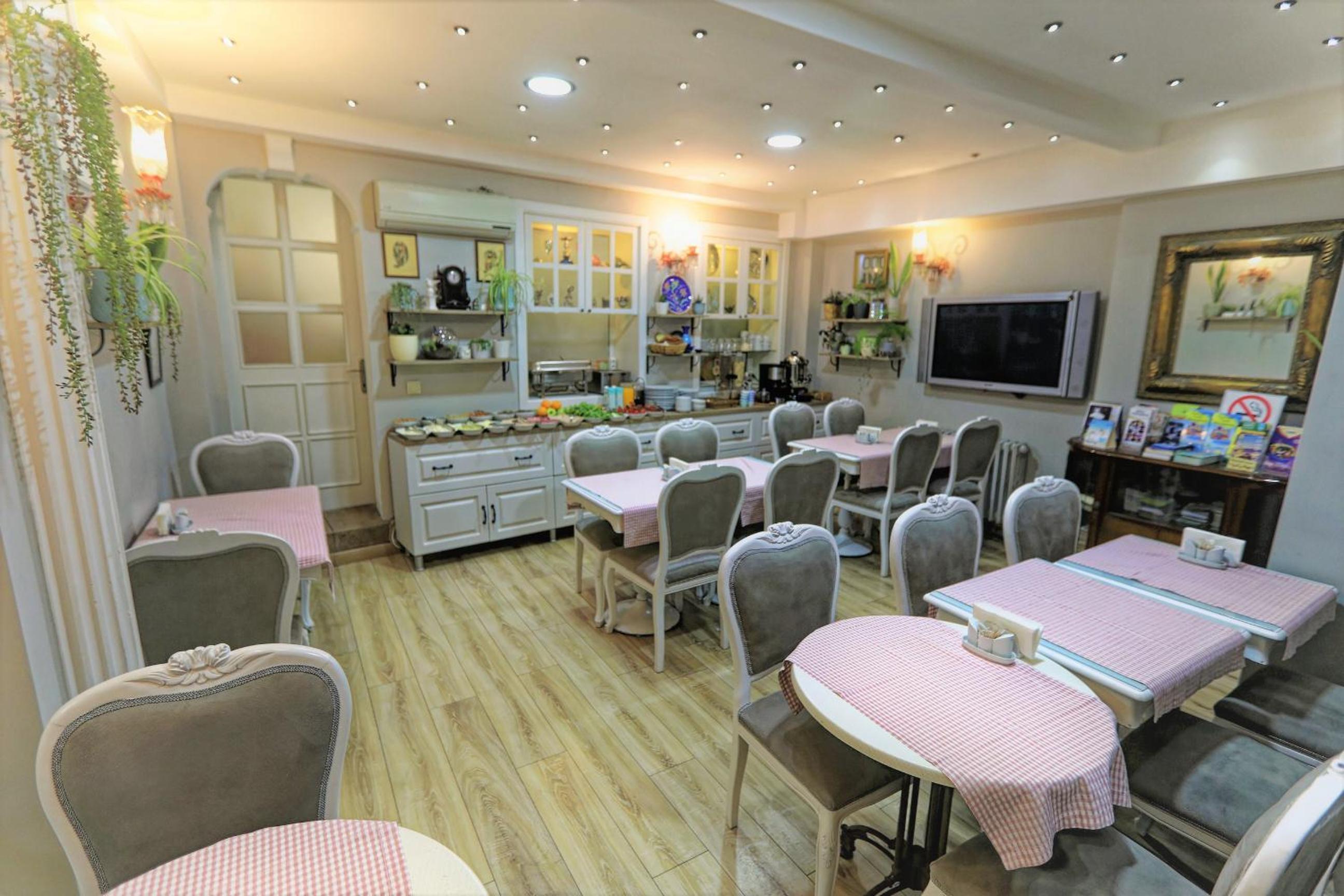 Romantic Hotel Istanbul - Image 7