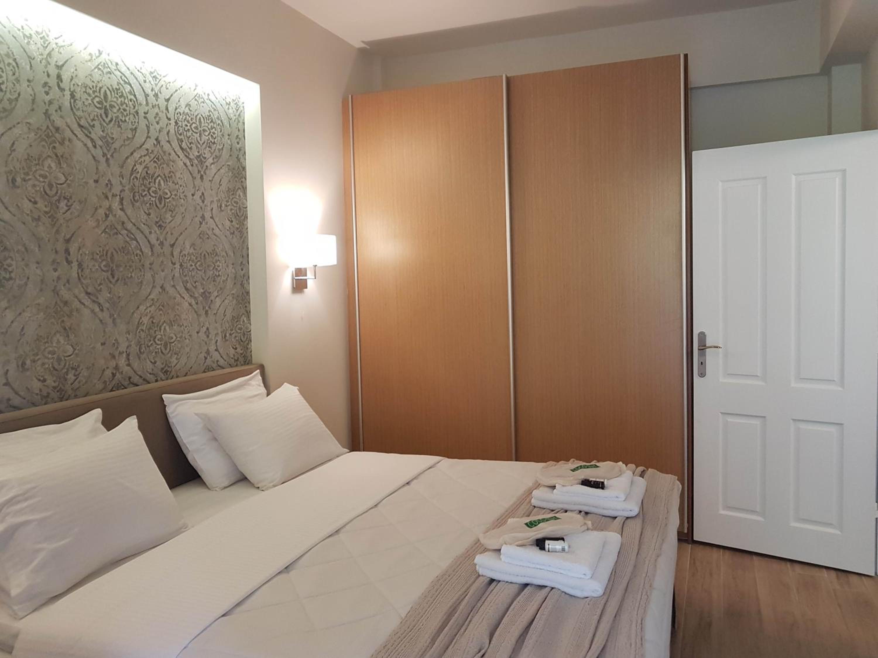 Zorbas Apartments