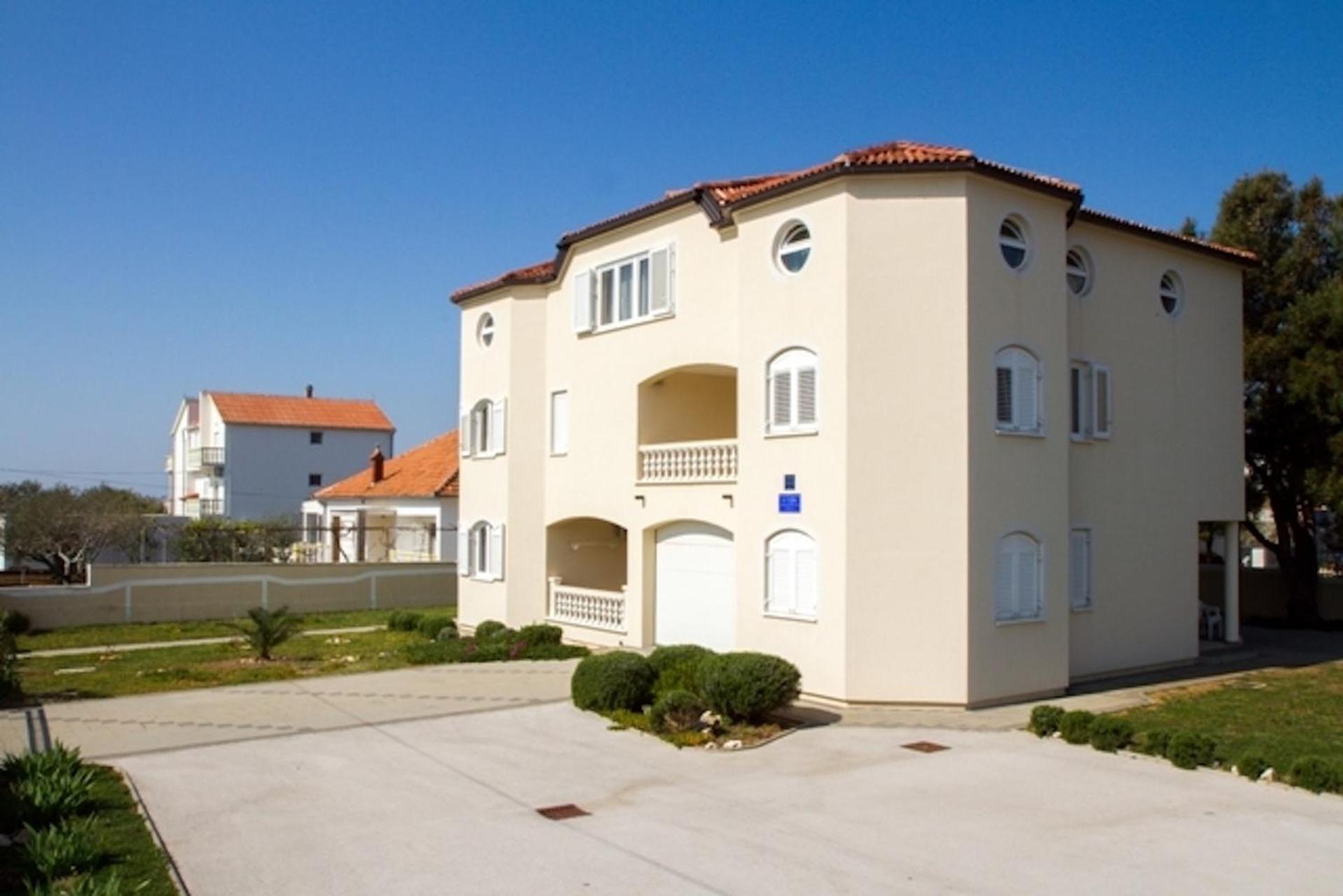 Apartments Dante