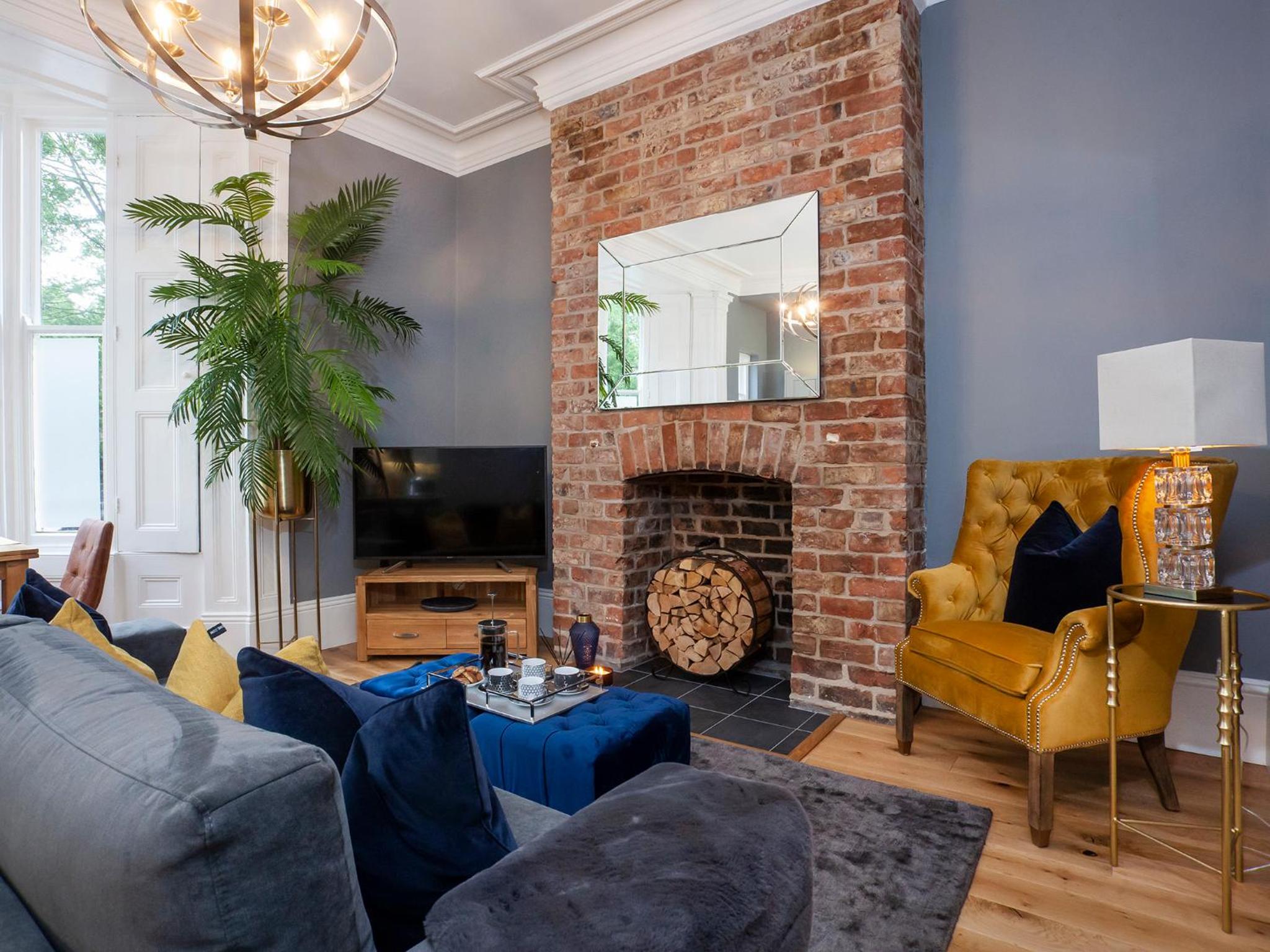 Bootham Luxury Apartments with Free Parking view 2
