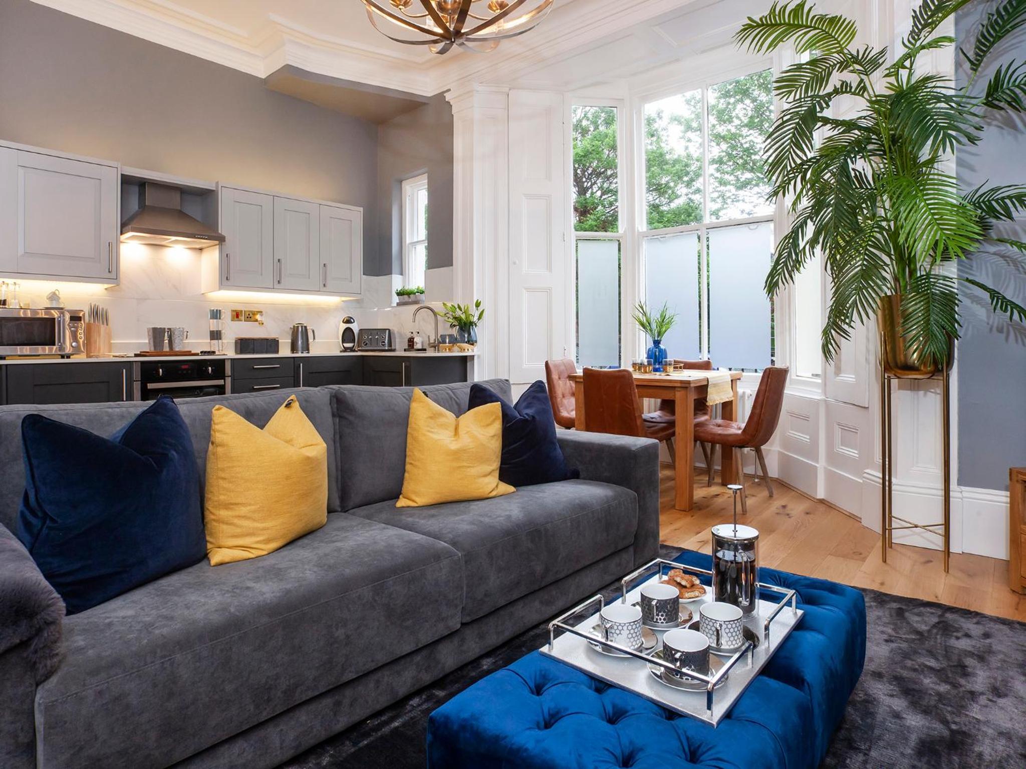 Bootham Luxury Apartments with Free Parking view 4