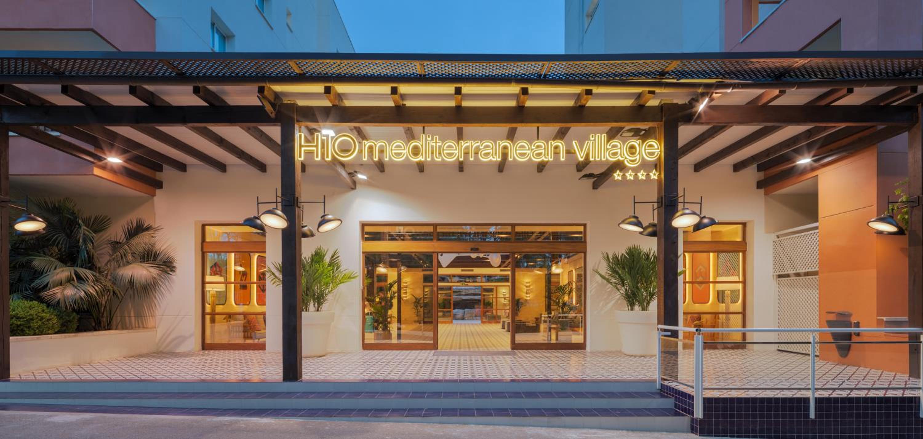 Hotel H10 Mediterranean Village - Image 1