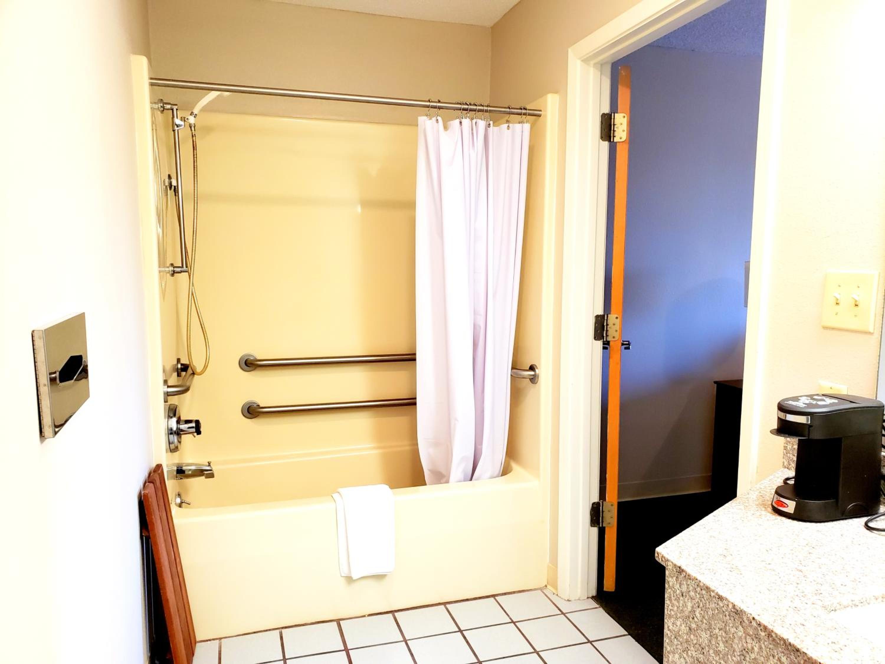 Calhoun Vacations - Motel 103 - Property Image 12