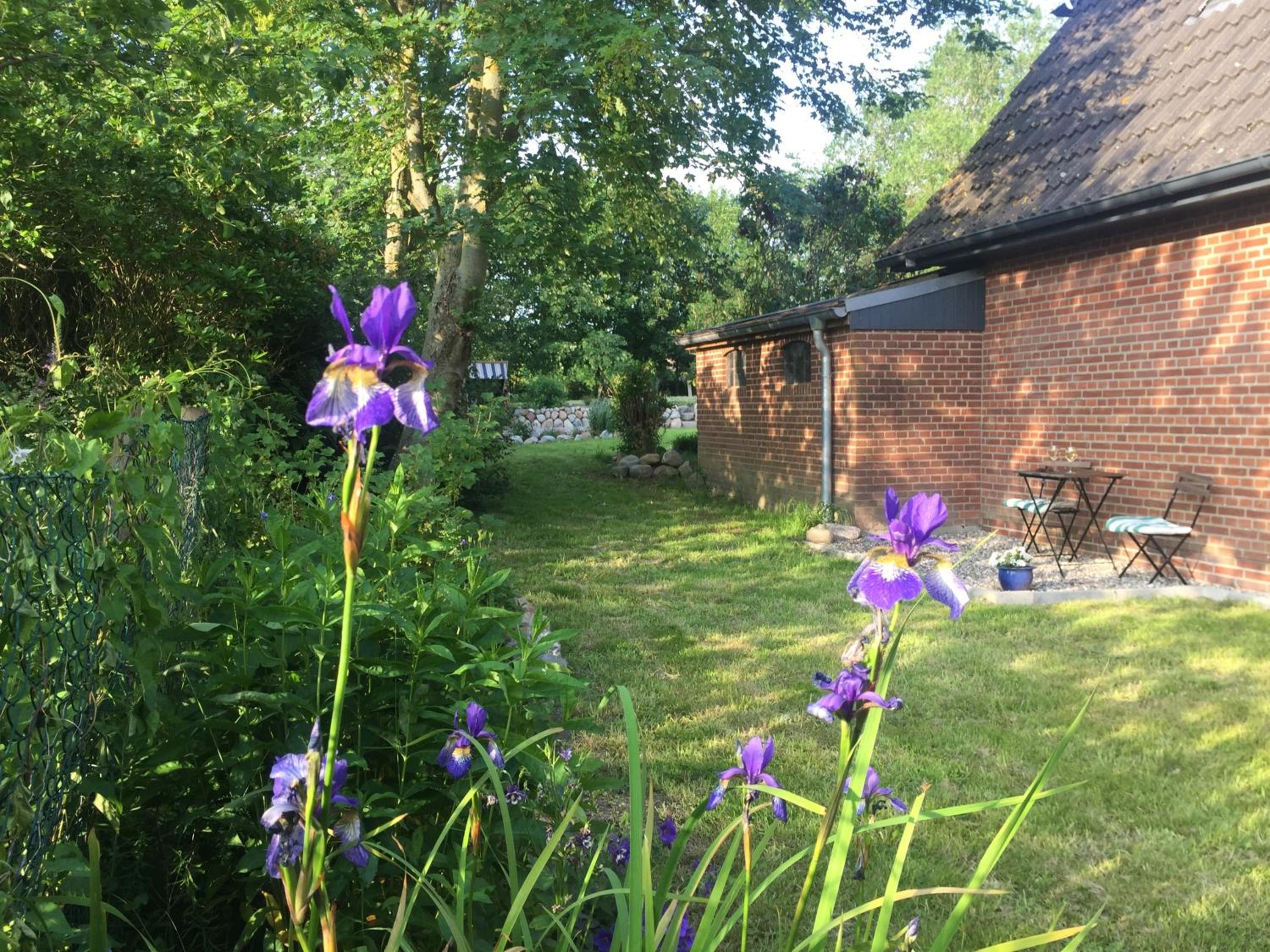 Charmantes Haus mit zwei Ferienwohnungen und großem Garten in Aventoft - Enjoy!
