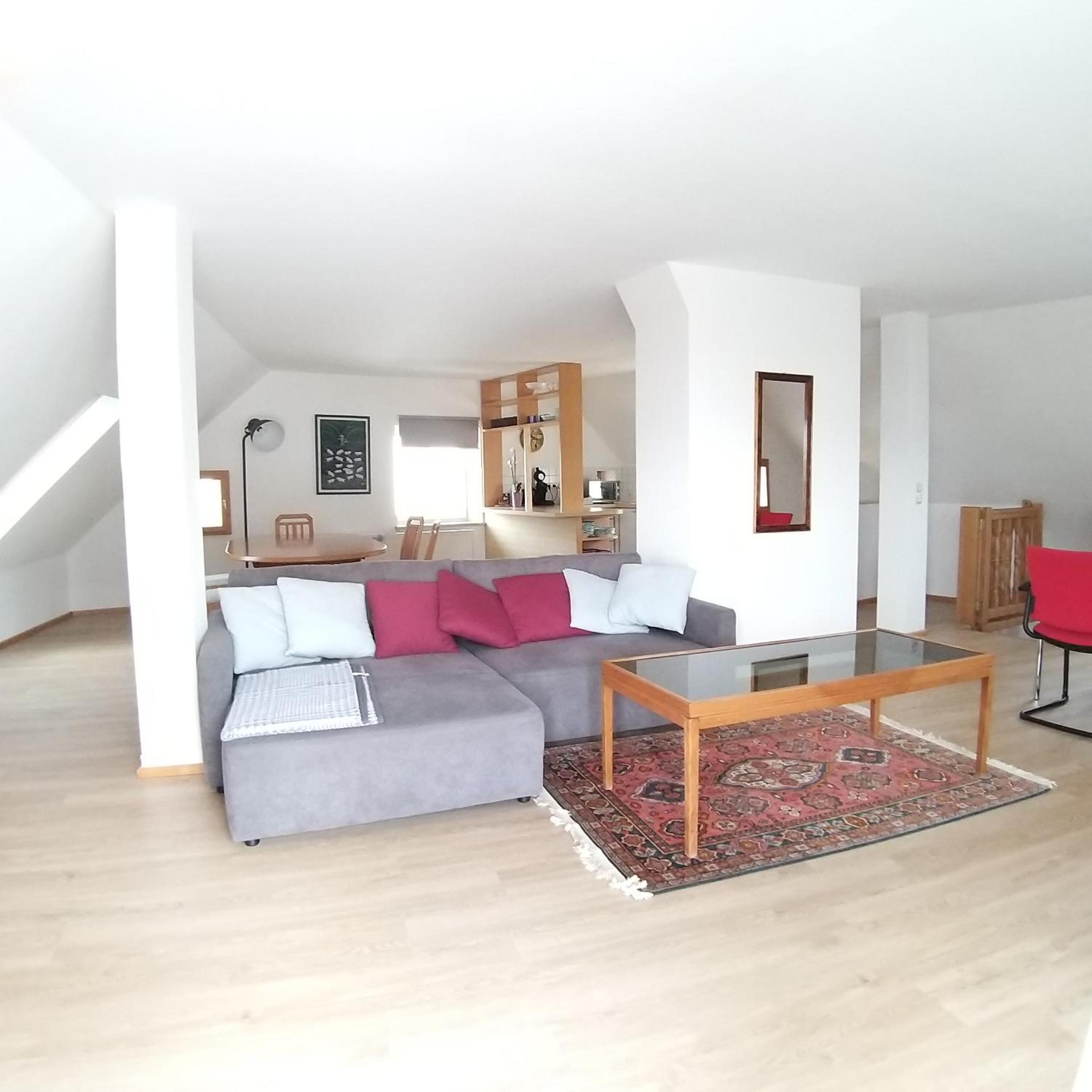 Altstadt Maisonette Gmunden DG mit Balkon und Seeblick view 2