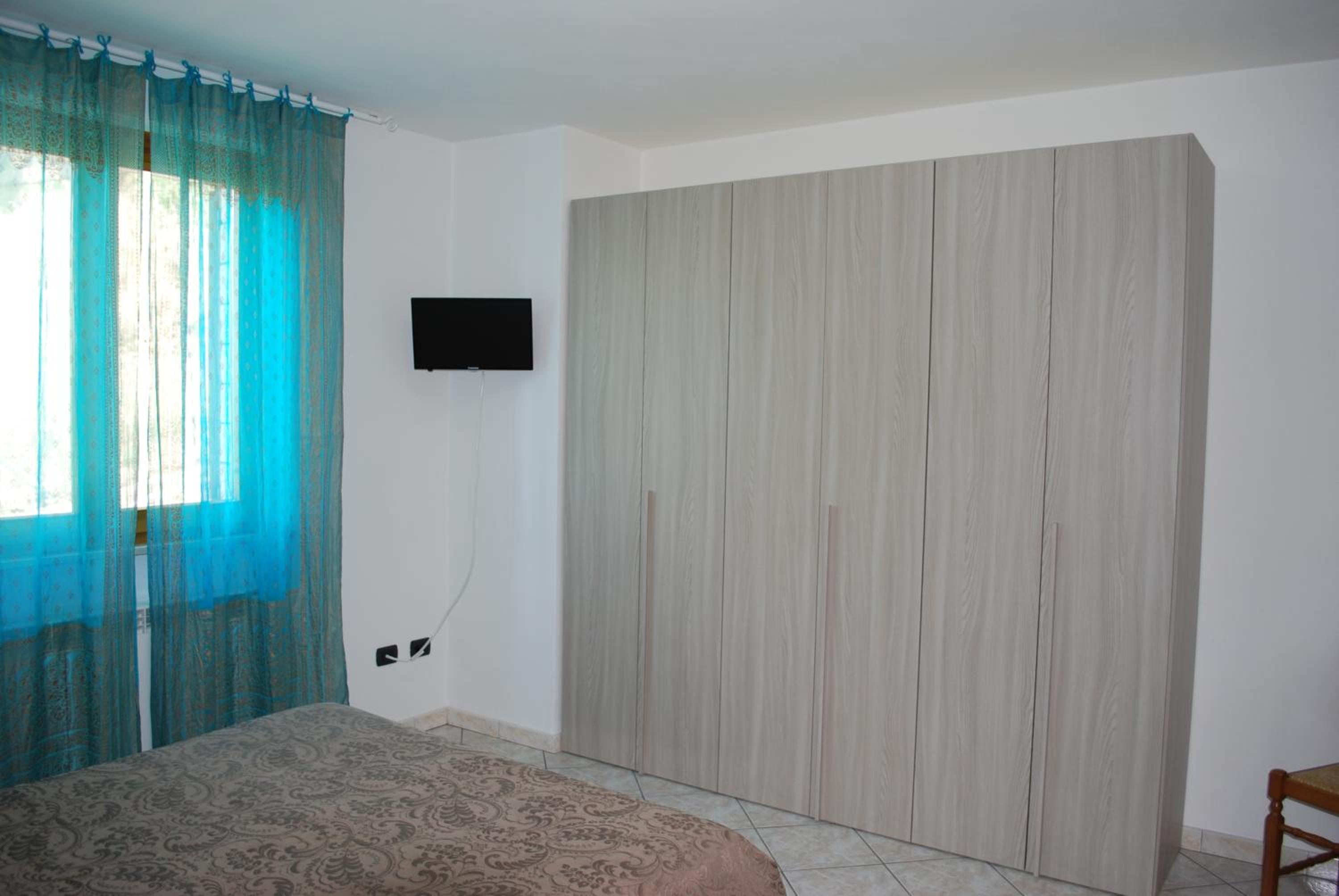 Photo 8