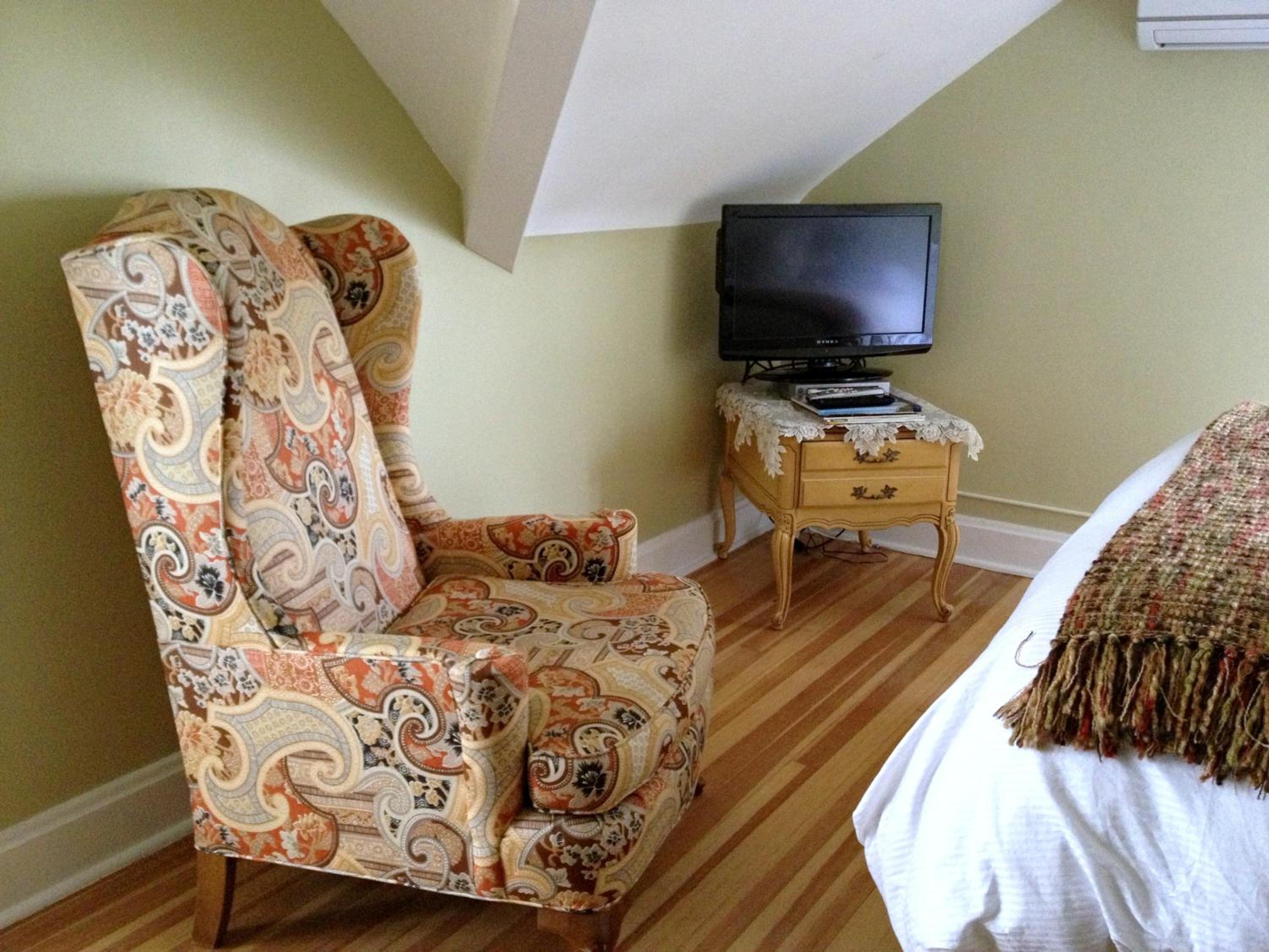 The Inn at Ragged Edge