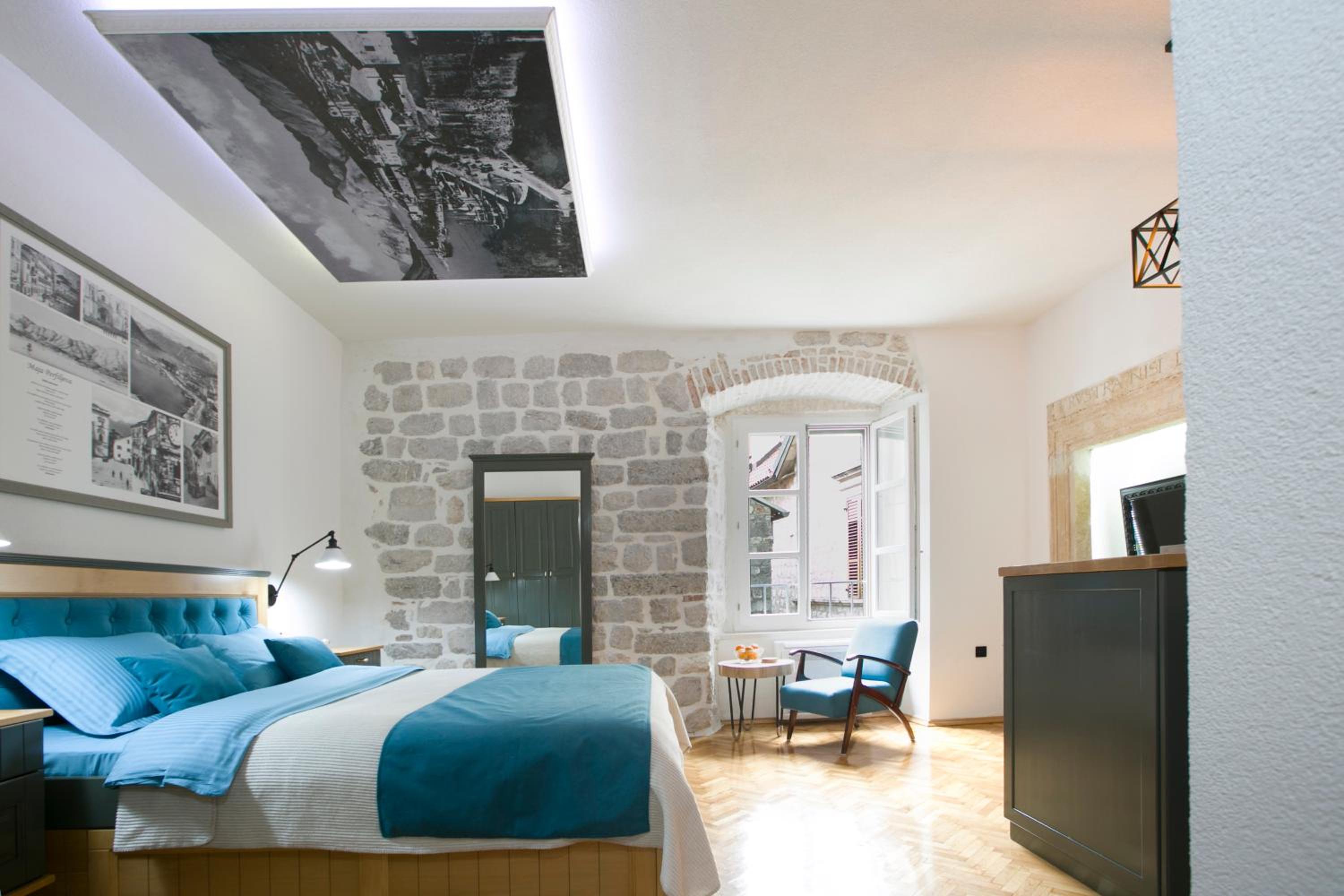 P.S. Cattaro Apartments