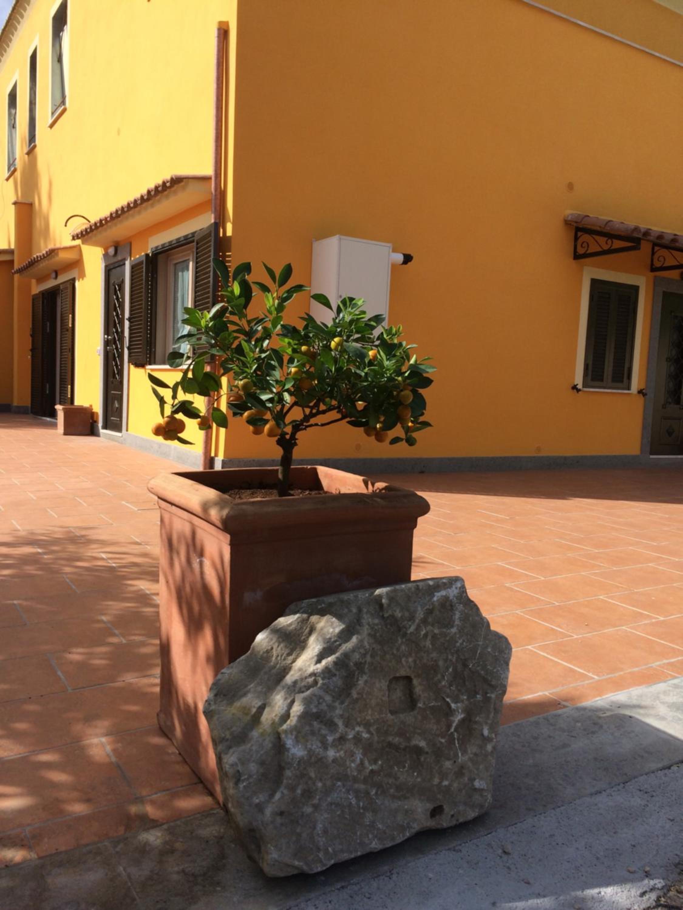 La Villetta Apartments view 2