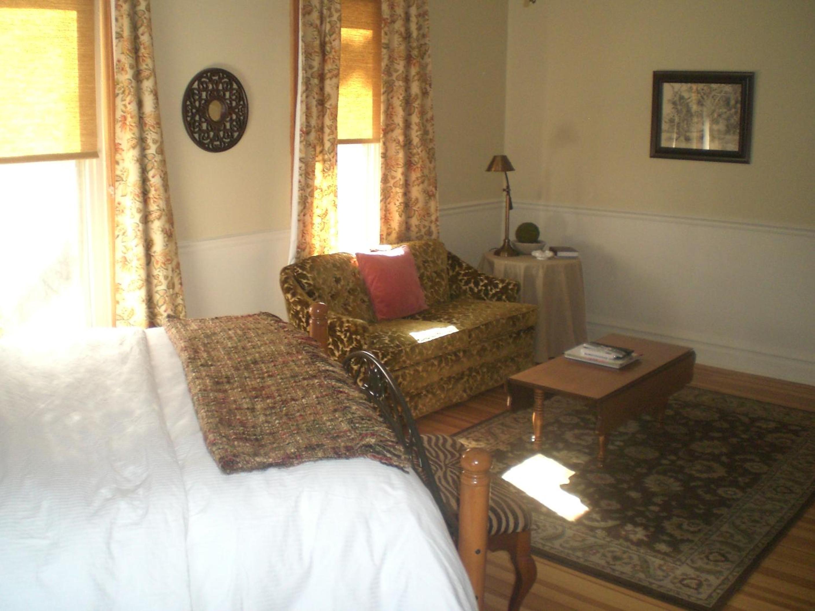 The Inn at Ragged Edge