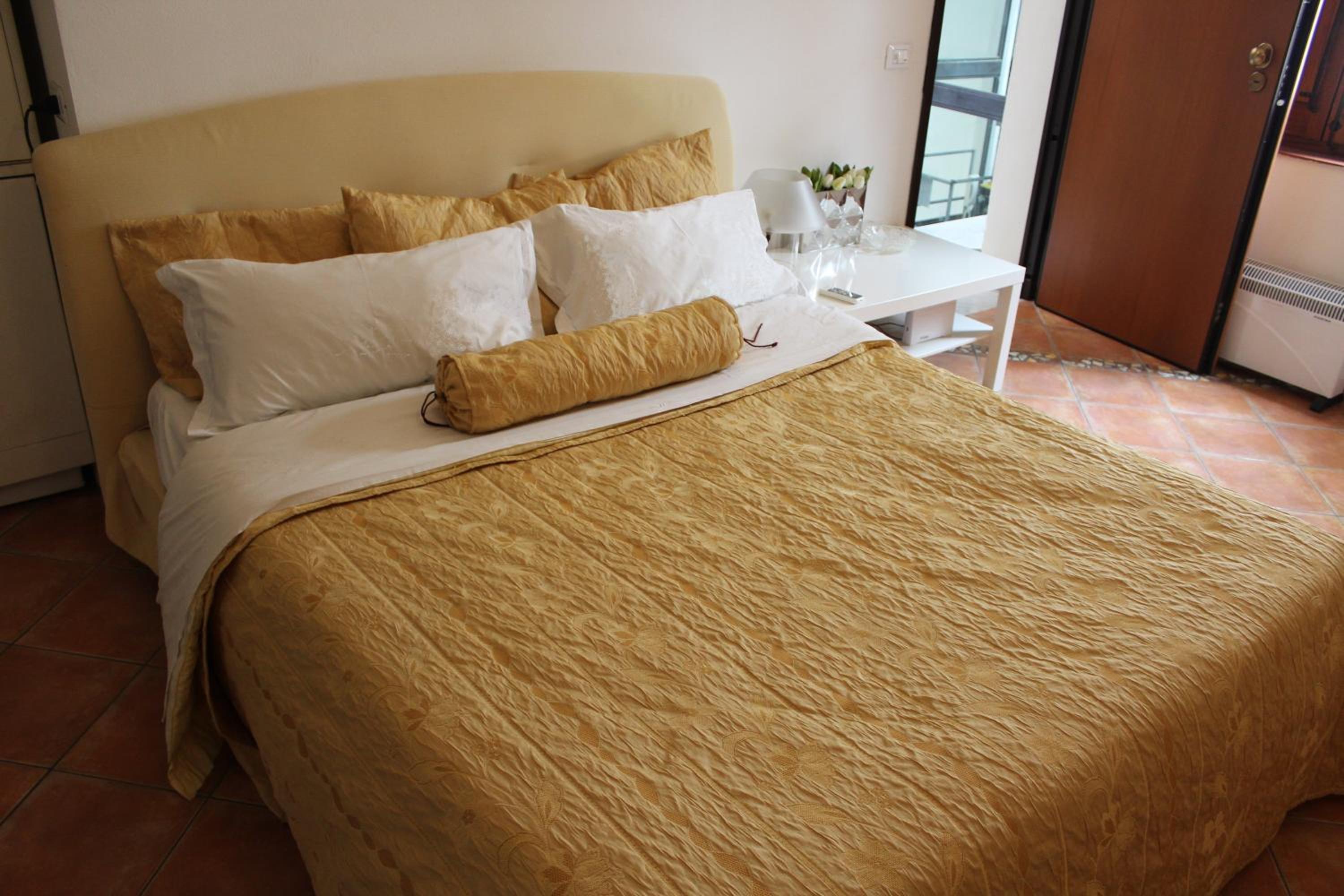 Home Resuttano view 2