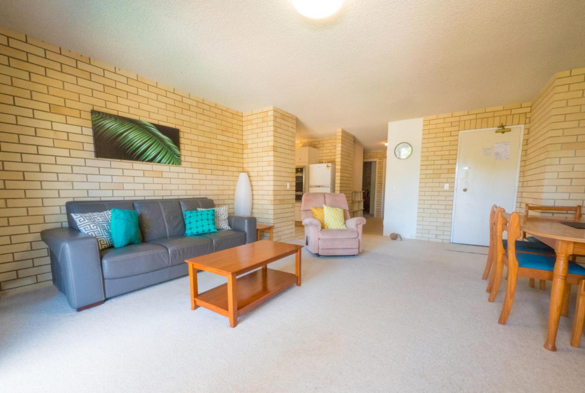 Caloundra Vacations - Golden Shores Unit 3 21 Landsborough Parade - Property Image 8