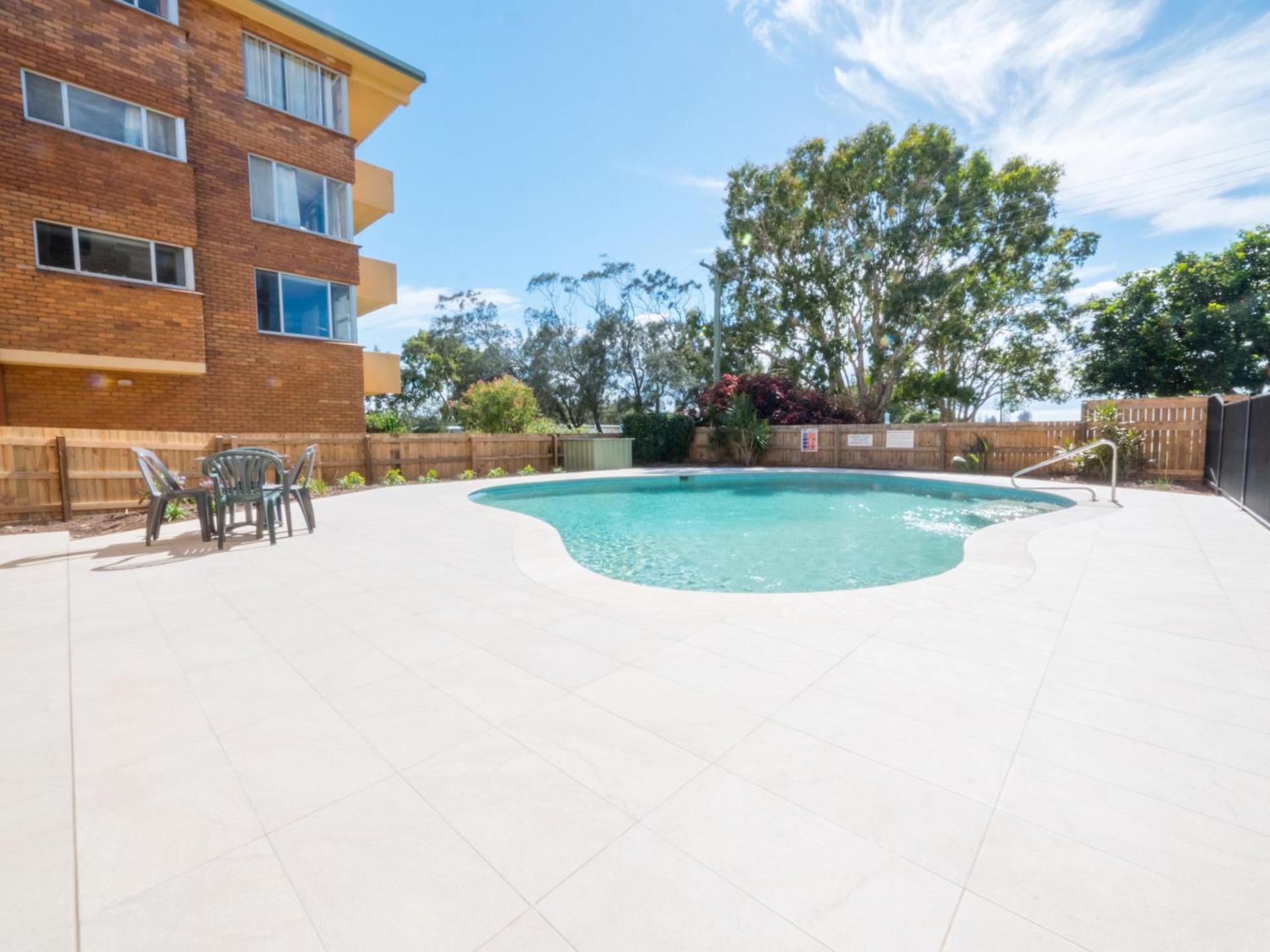 Caloundra Vacations - Golden Shores Unit 3 21 Landsborough Parade - Property Image 11