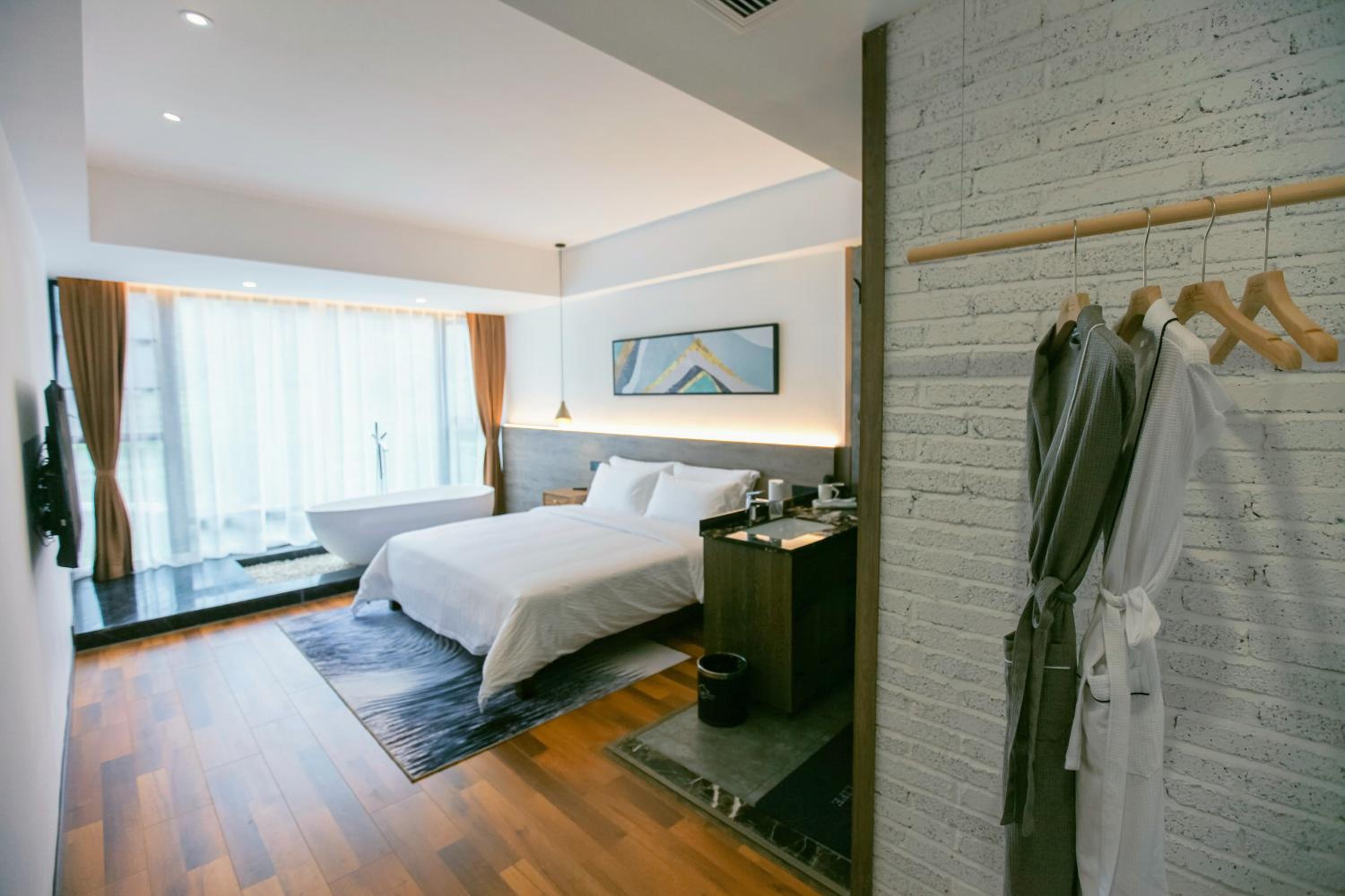 Whispering Mountains Boutique Hotel
