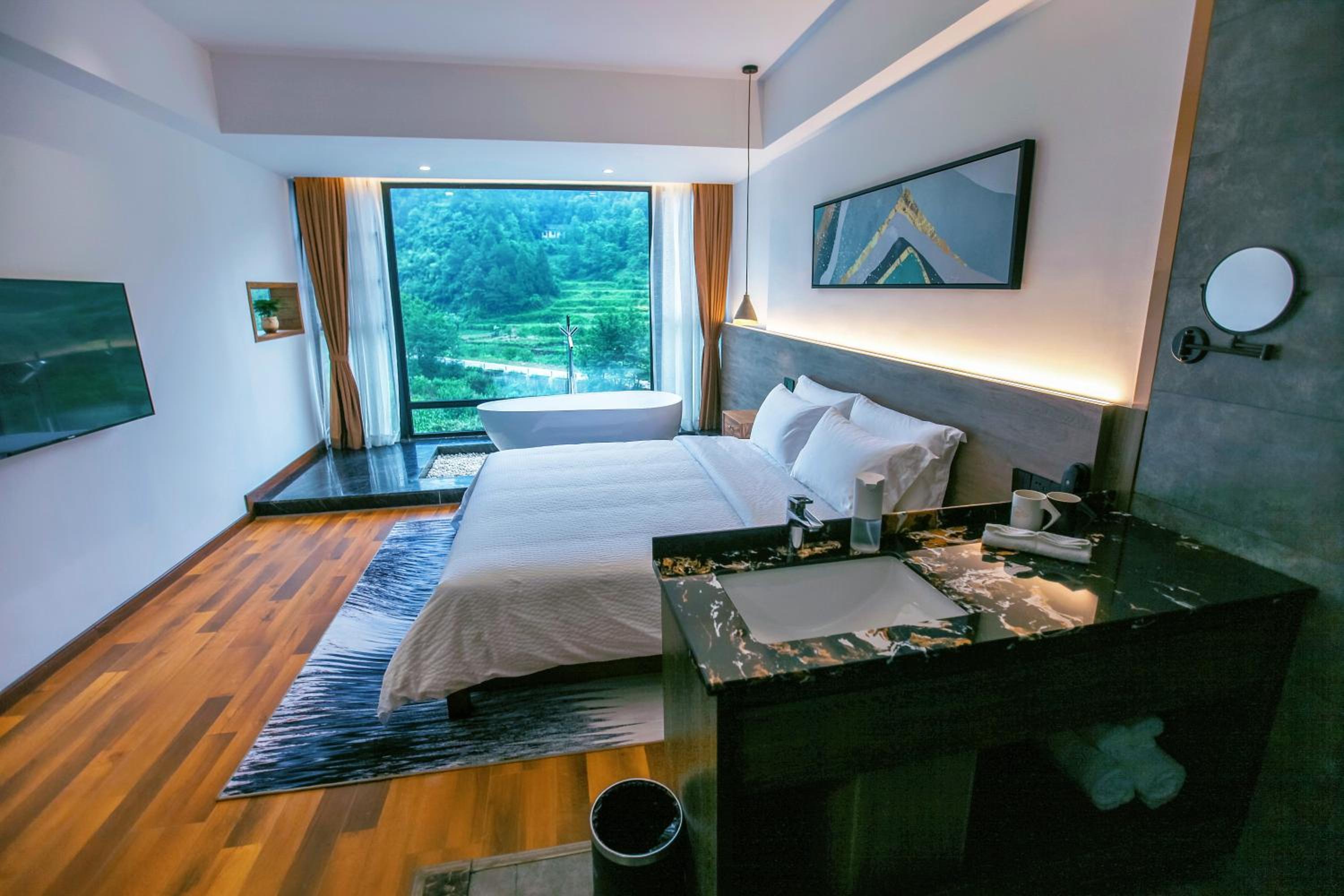 Whispering Mountains Boutique Hotel