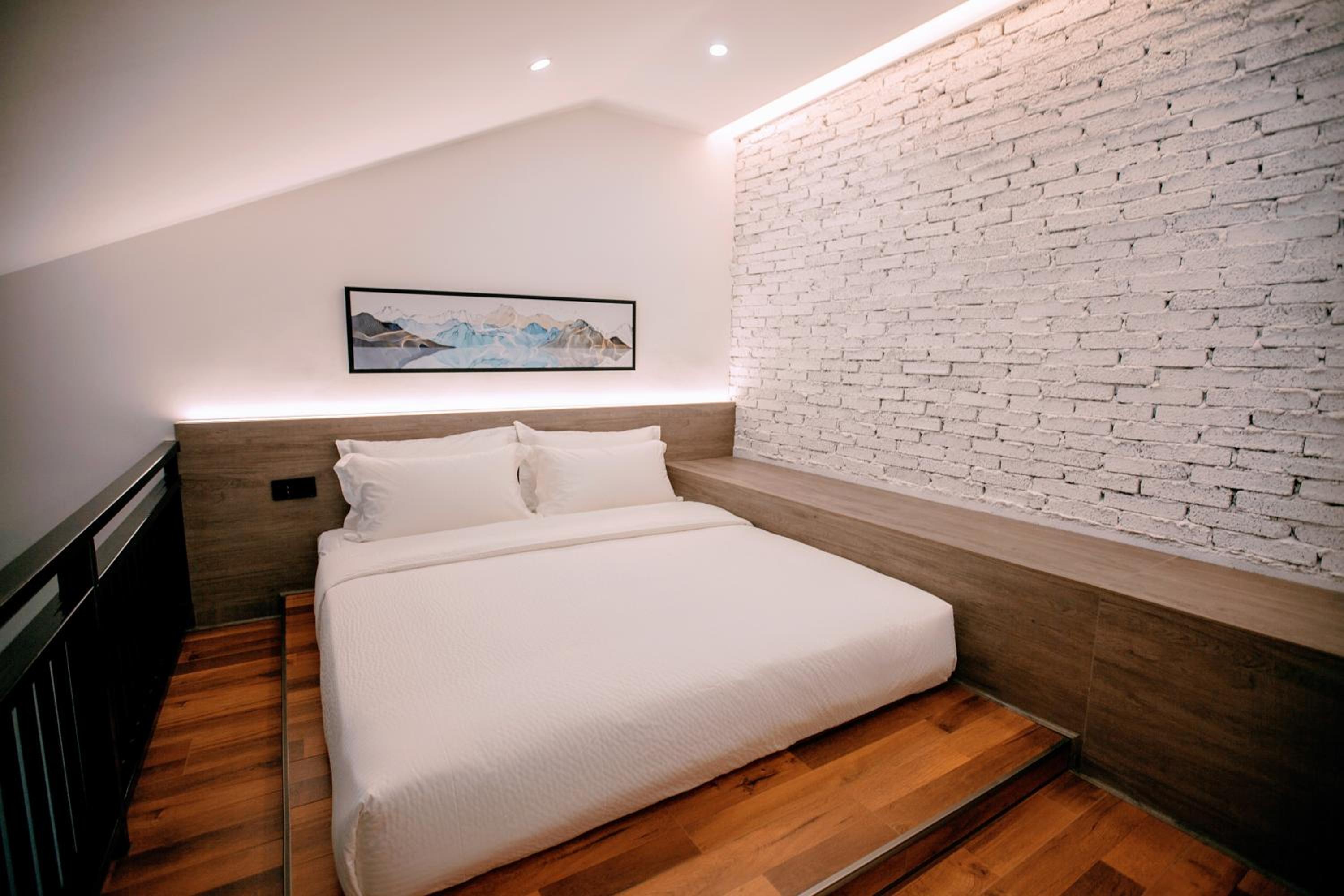 Whispering Mountains Boutique Hotel