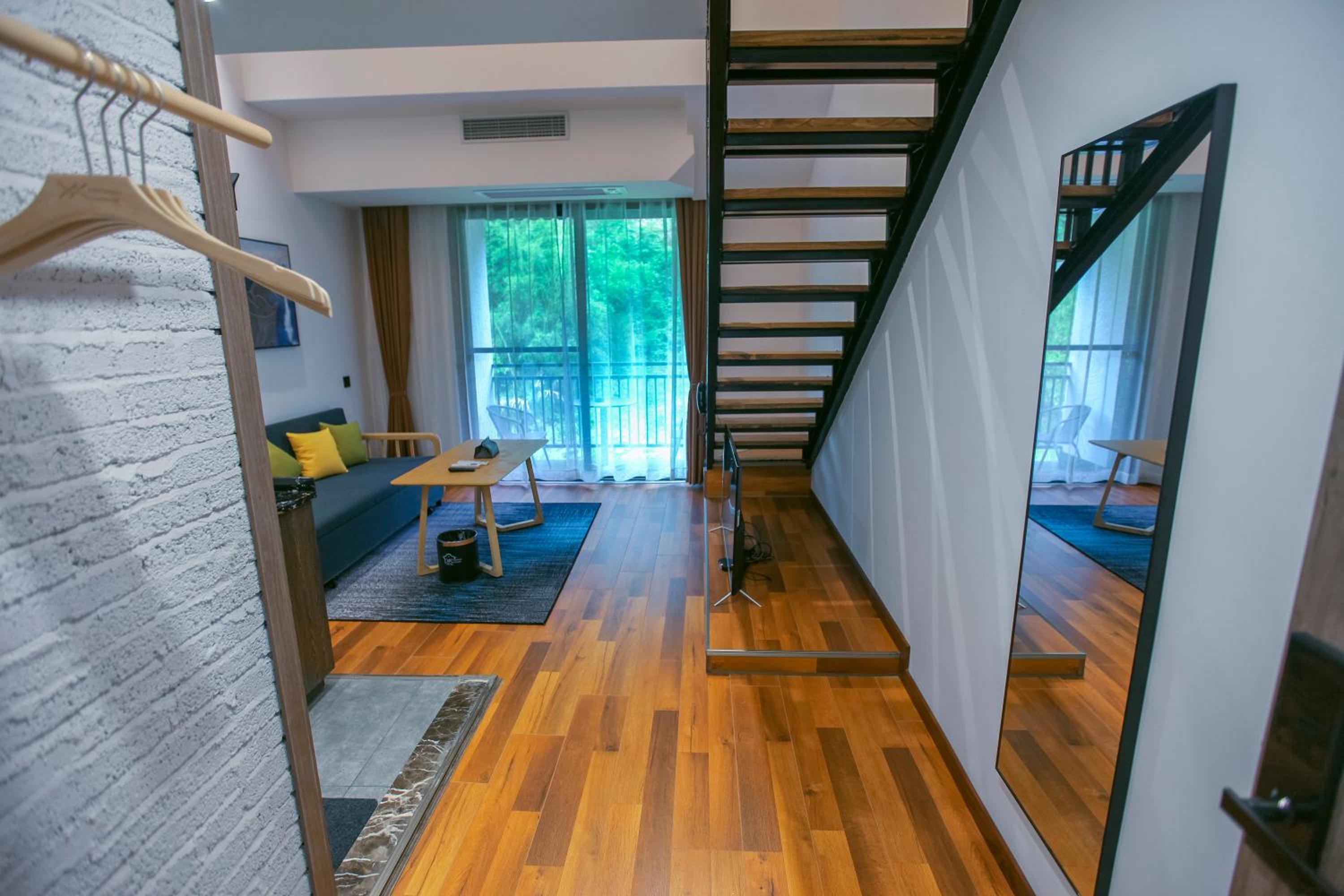 Whispering Mountains Boutique Hotel