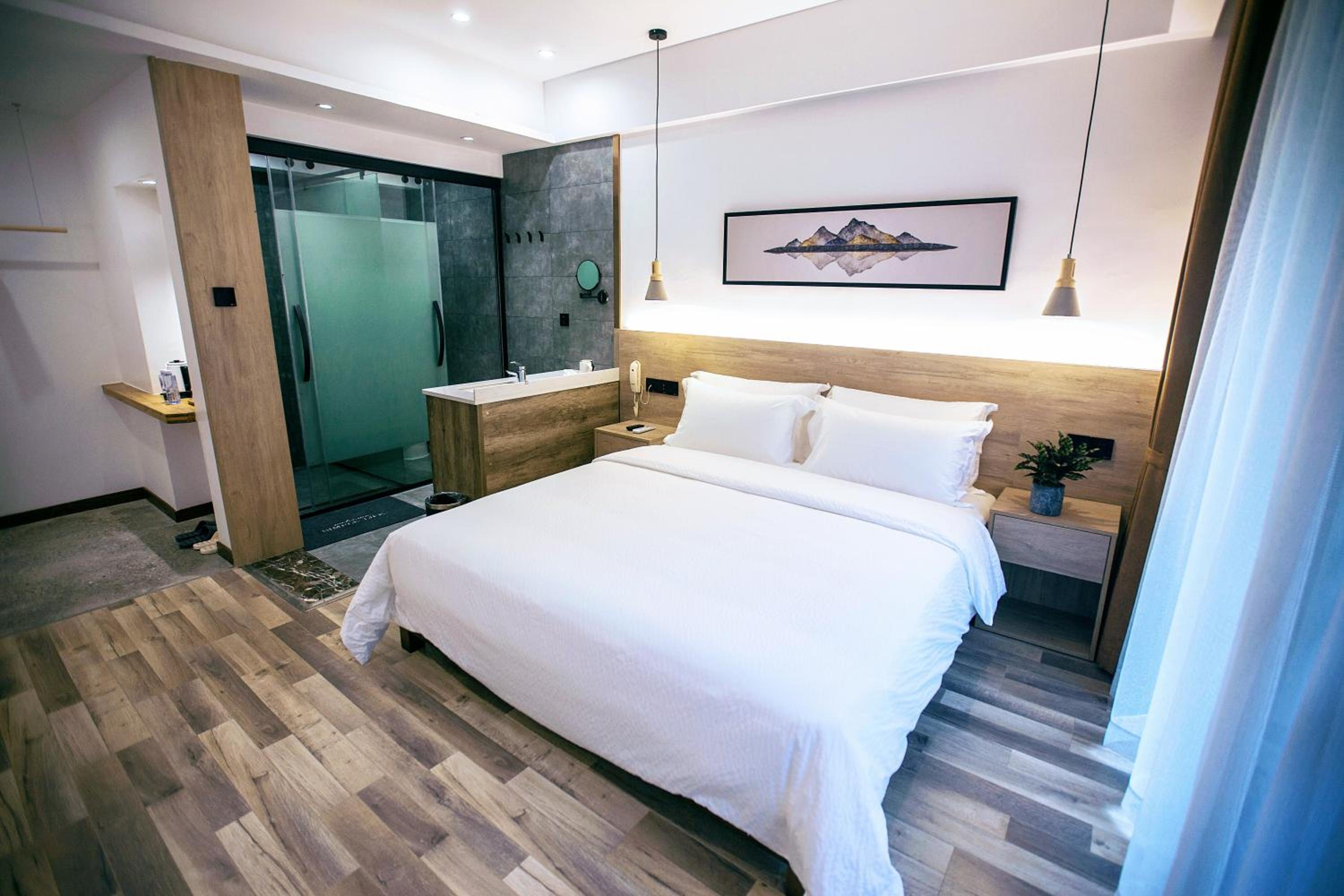 Whispering Mountains Boutique Hotel