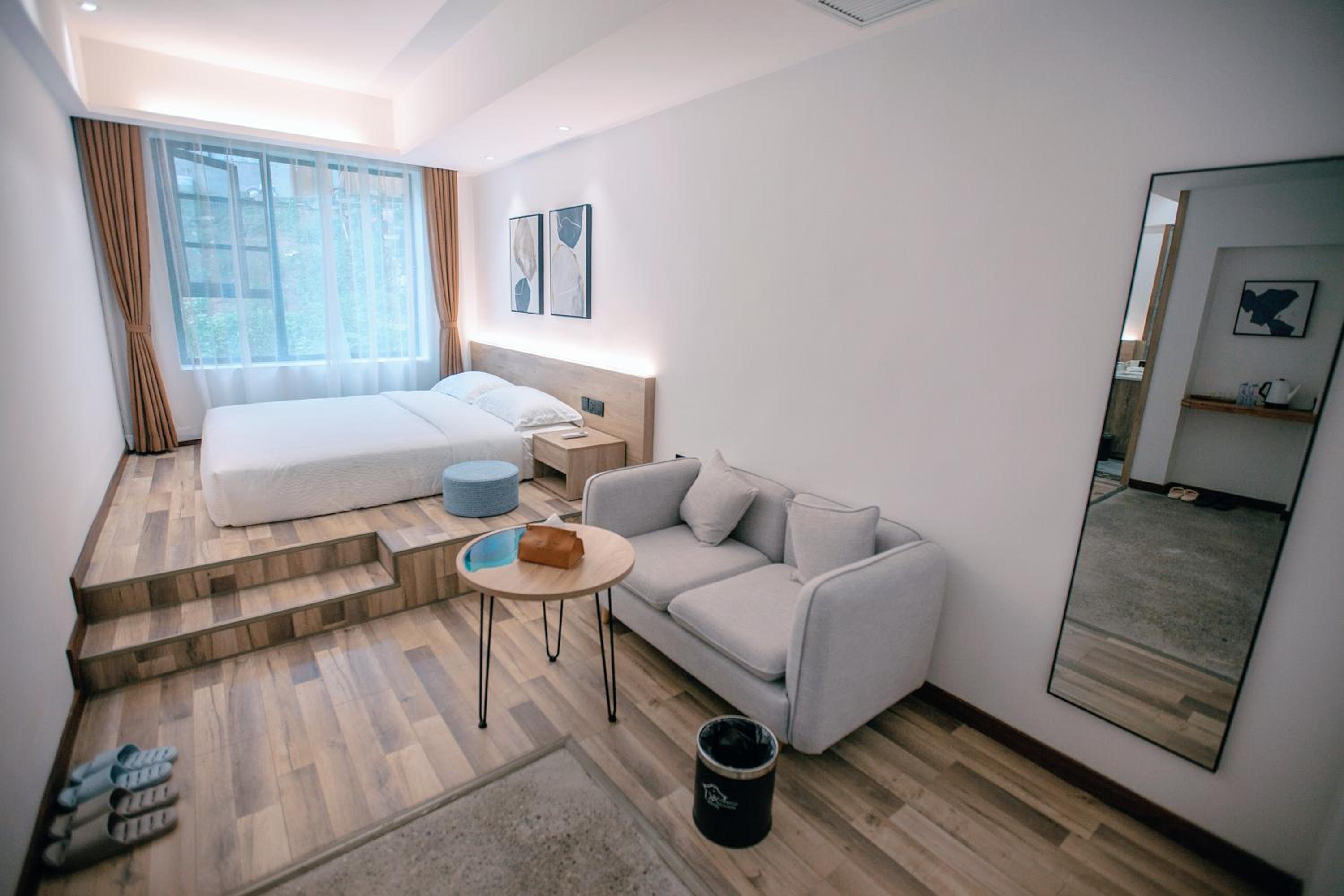 Whispering Mountains Boutique Hotel