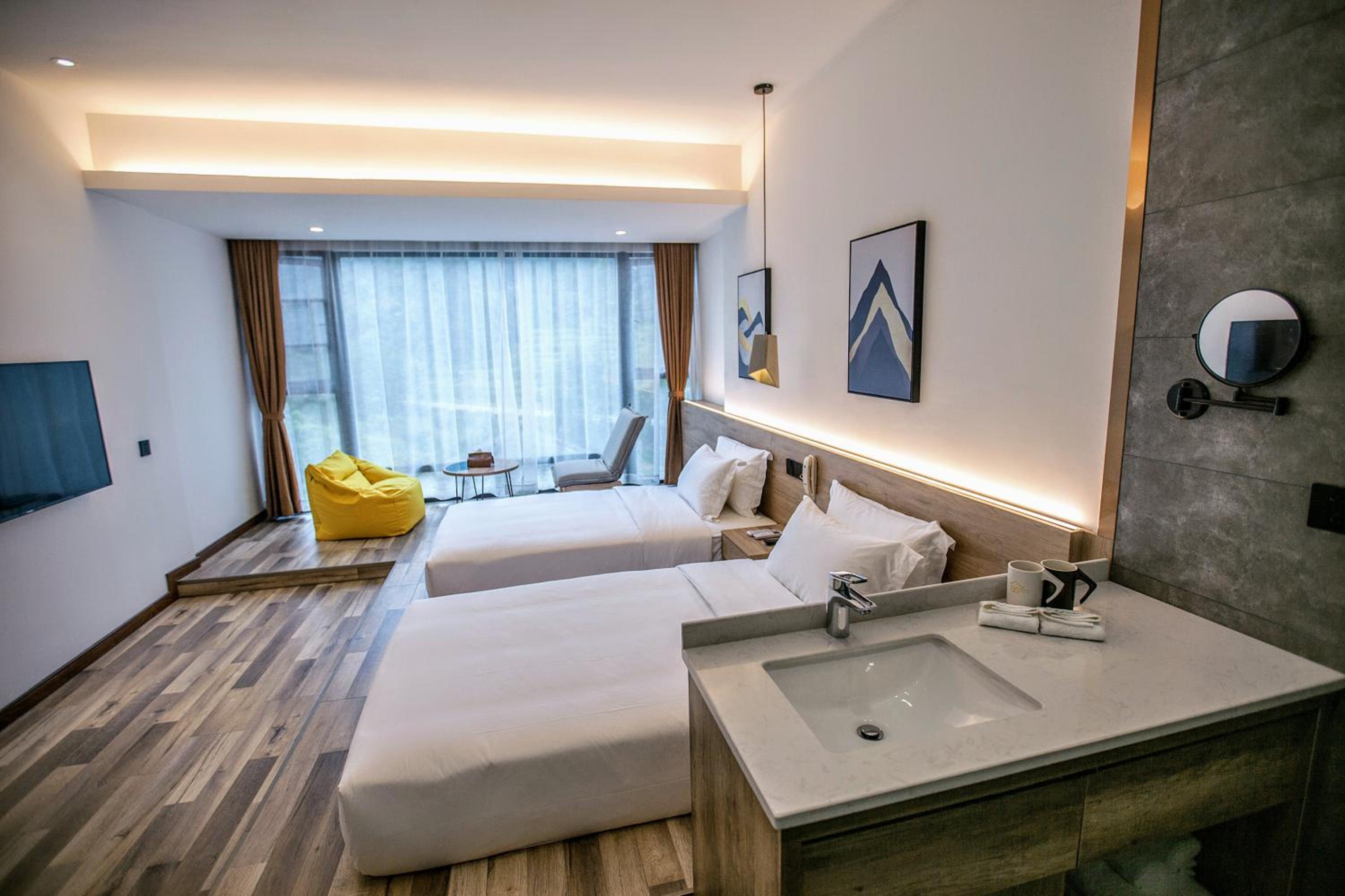 Whispering Mountains Boutique Hotel