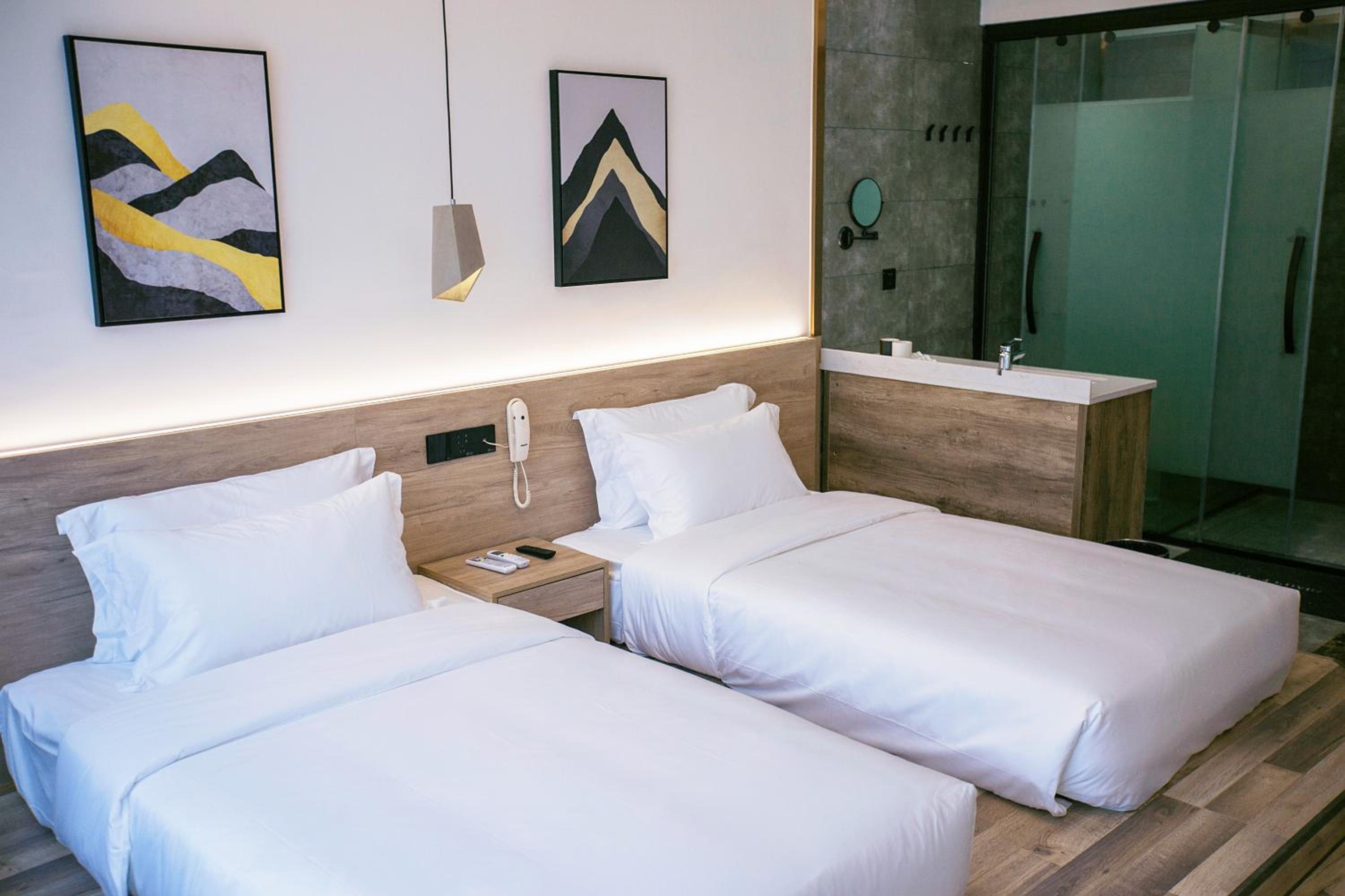 Whispering Mountains Boutique Hotel