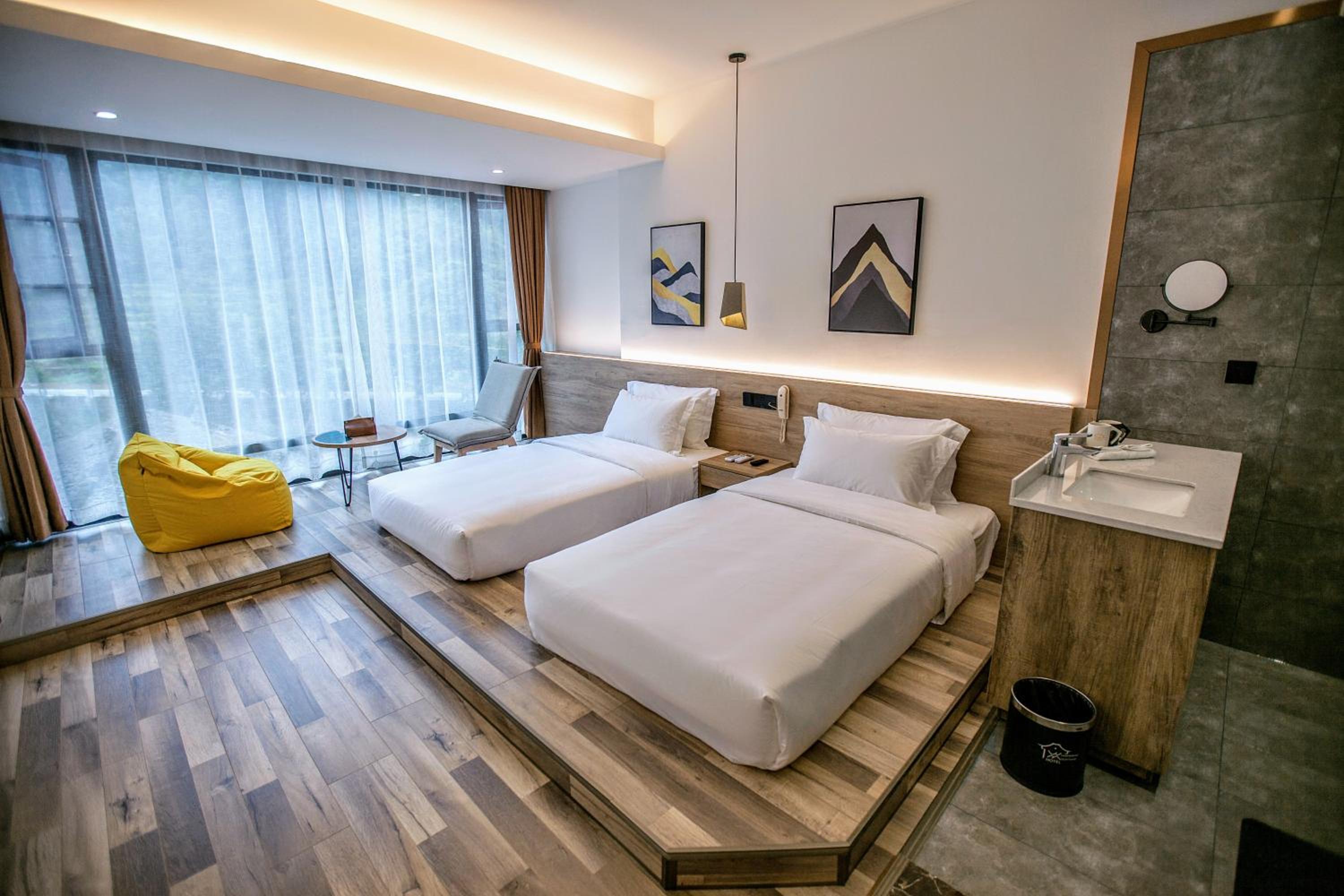 Whispering Mountains Boutique Hotel