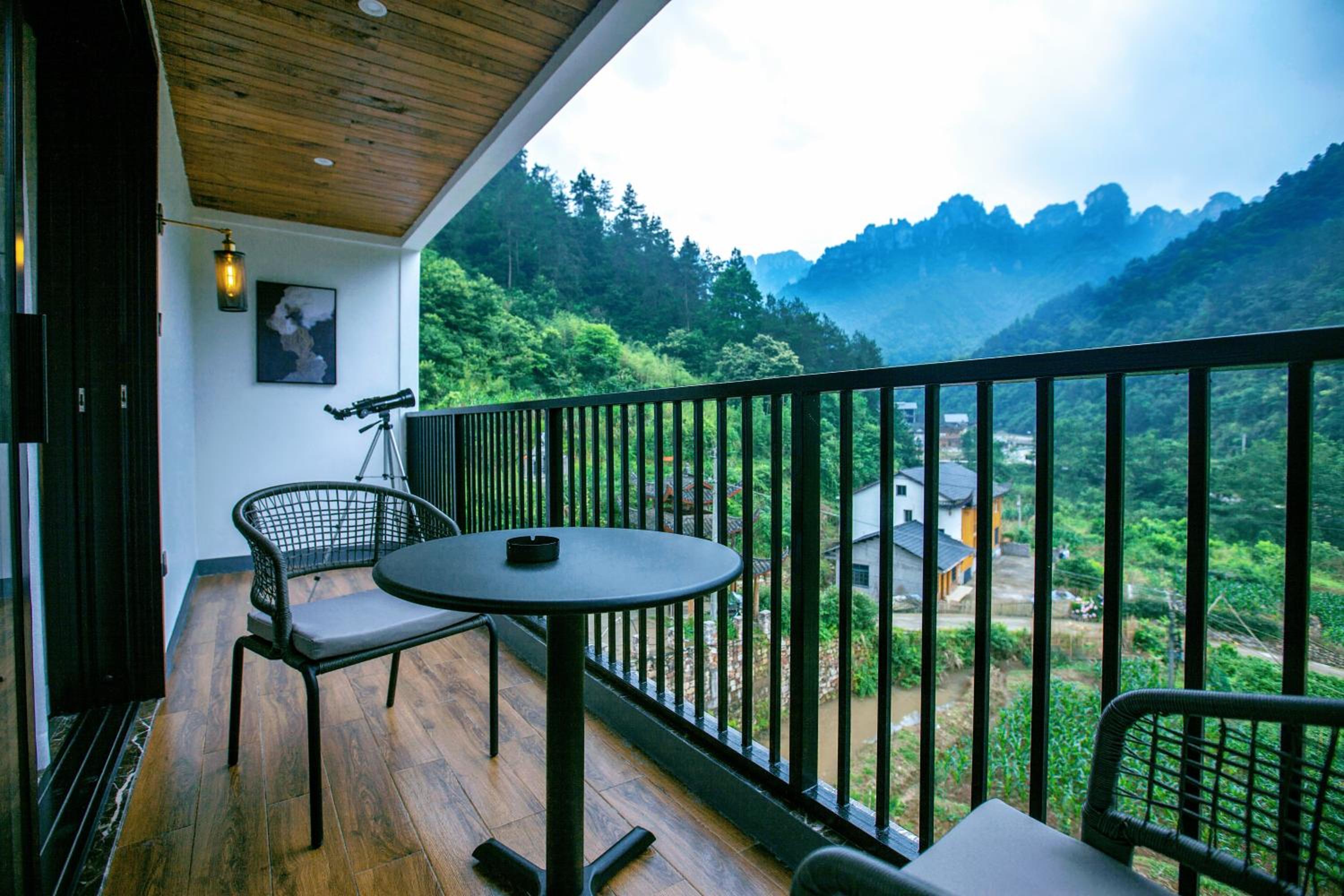 Whispering Mountains Boutique Hotel
