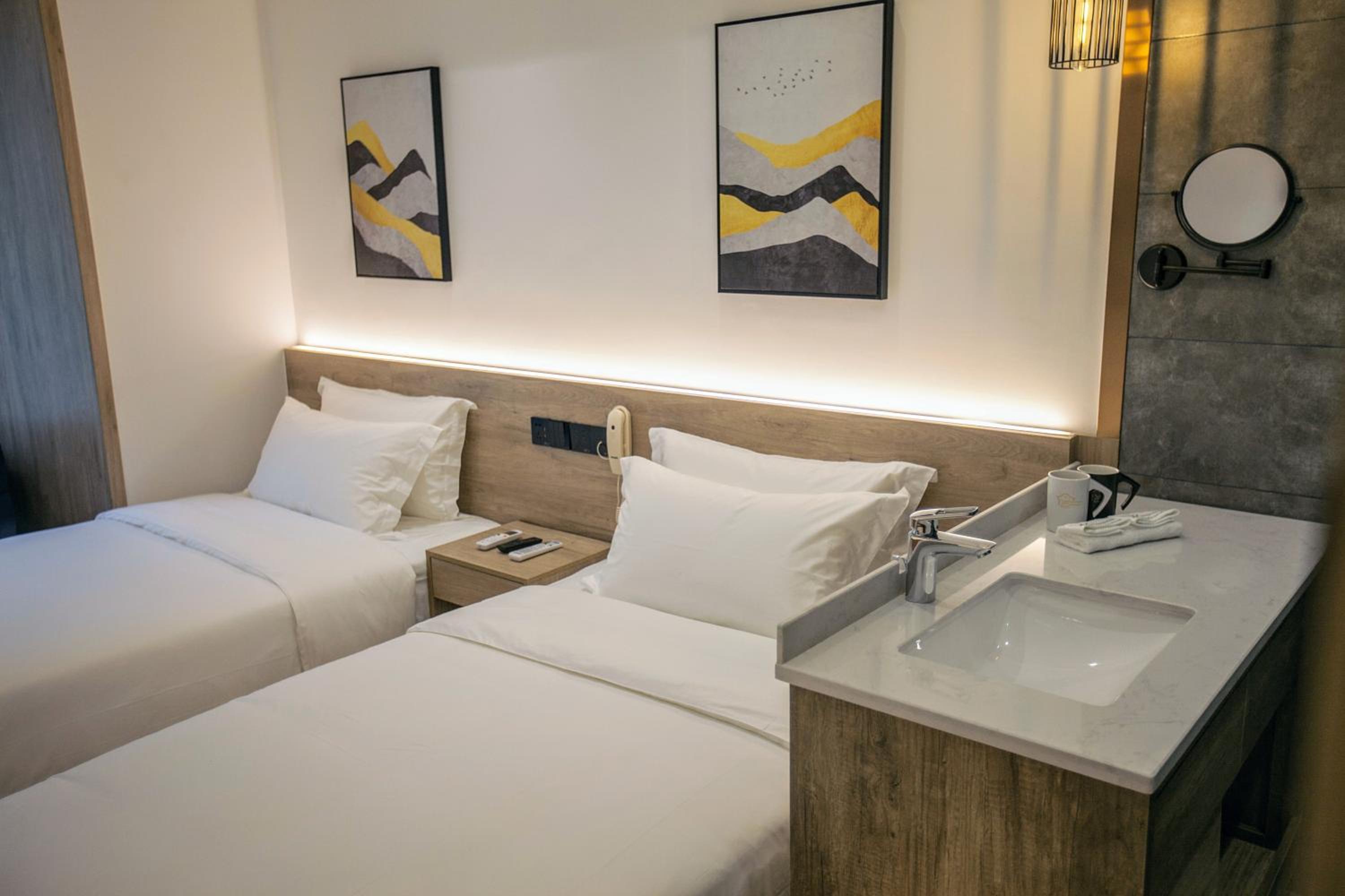 Whispering Mountains Boutique Hotel
