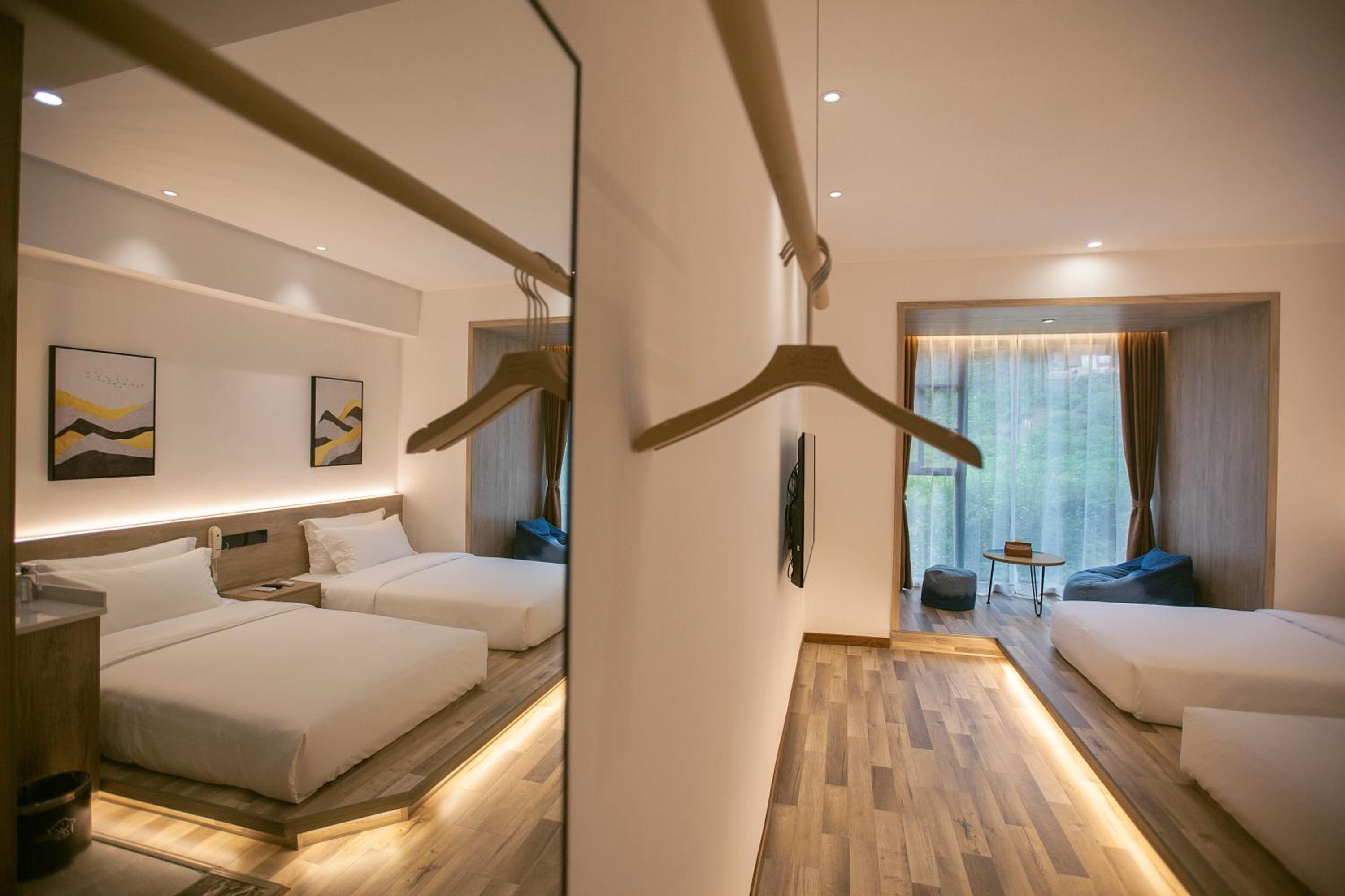 Whispering Mountains Boutique Hotel