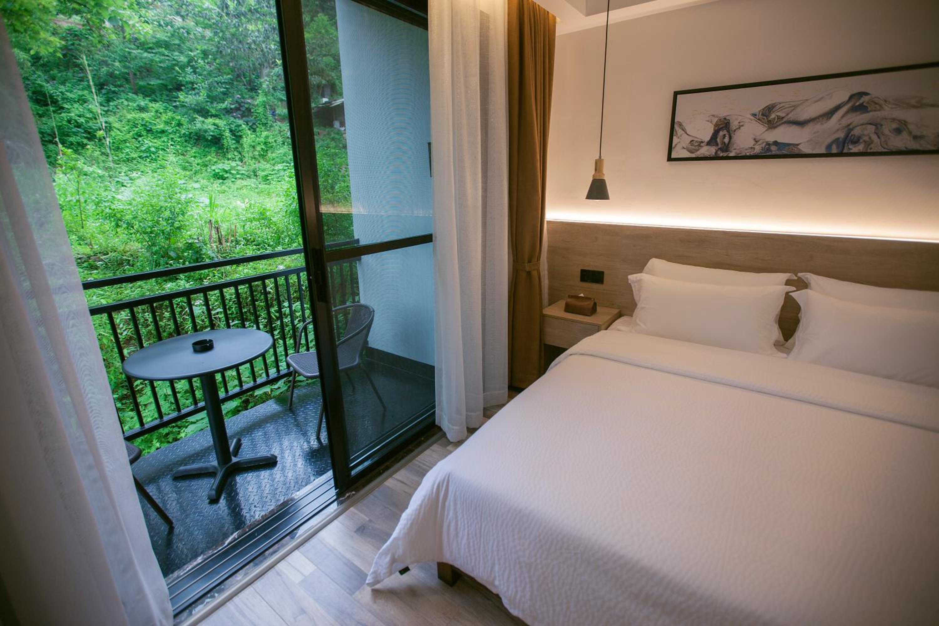 Whispering Mountains Boutique Hotel